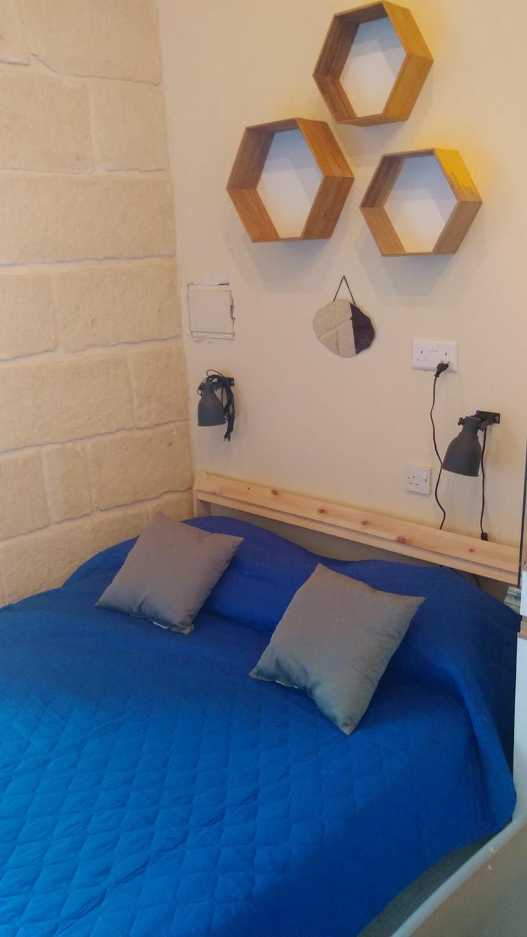 Basic Triple Room photo 2