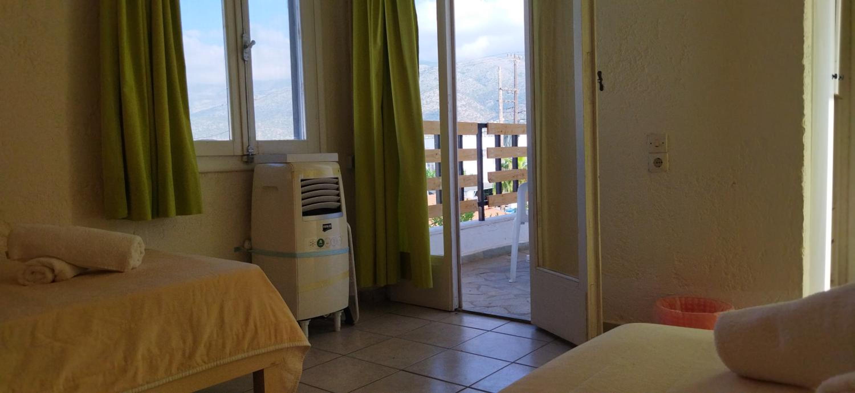 Standard Twin Room With Mountain View photo 1