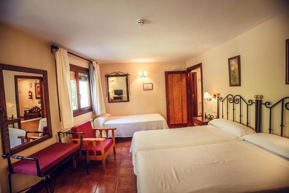 Triple Room - Photo 6