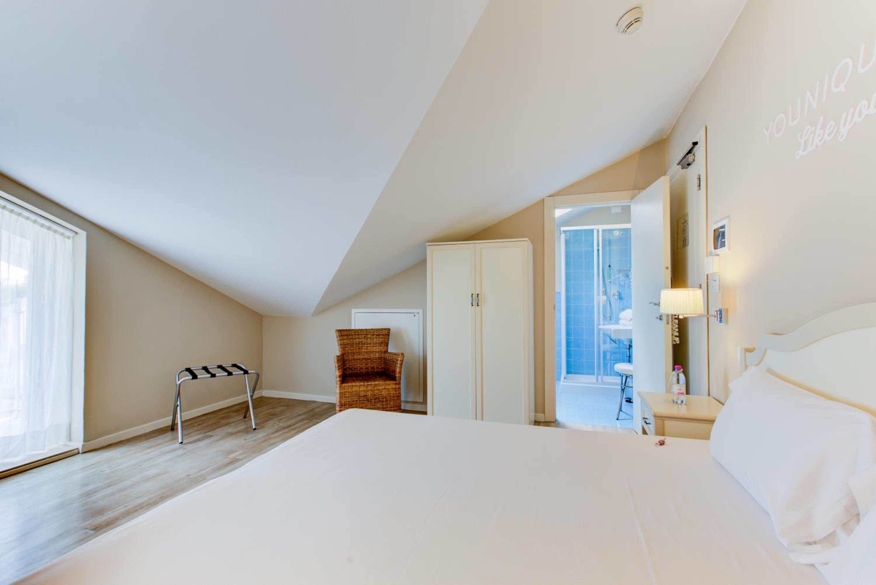 Economy Double Room - Attic photo 3