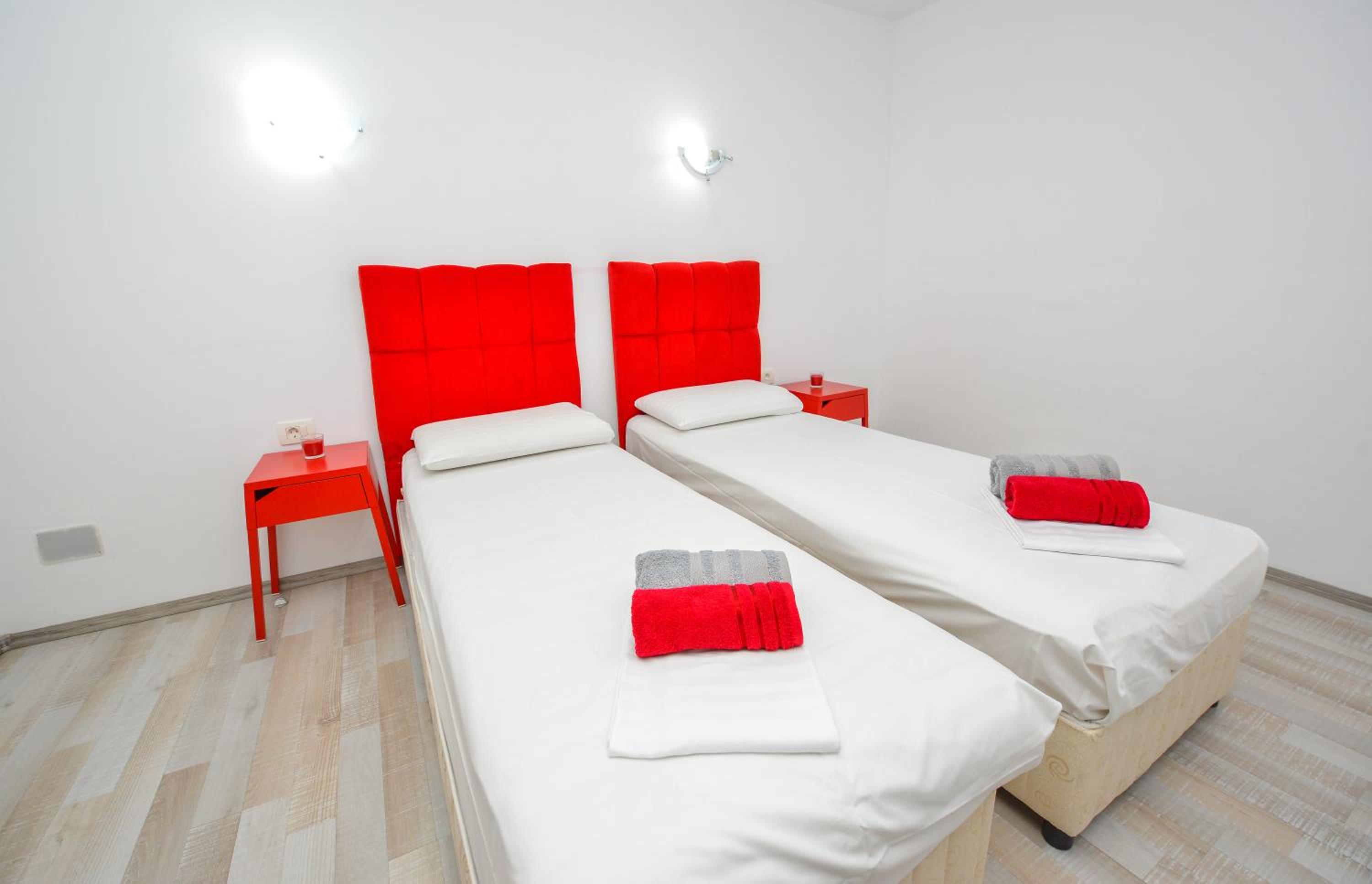 One-Bedroom Apartment - Photo 11