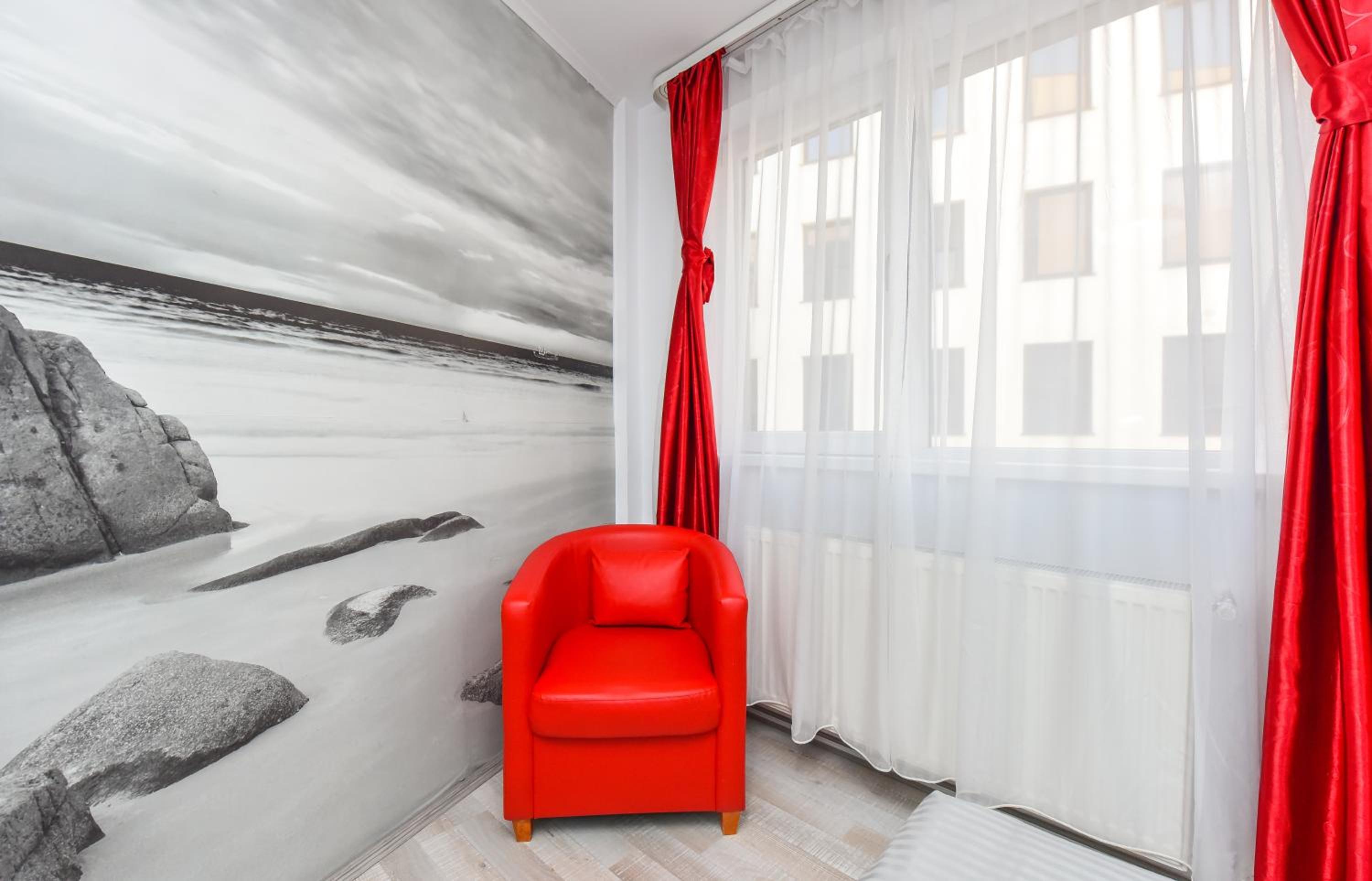 Apartment with Balcony - Photo 21