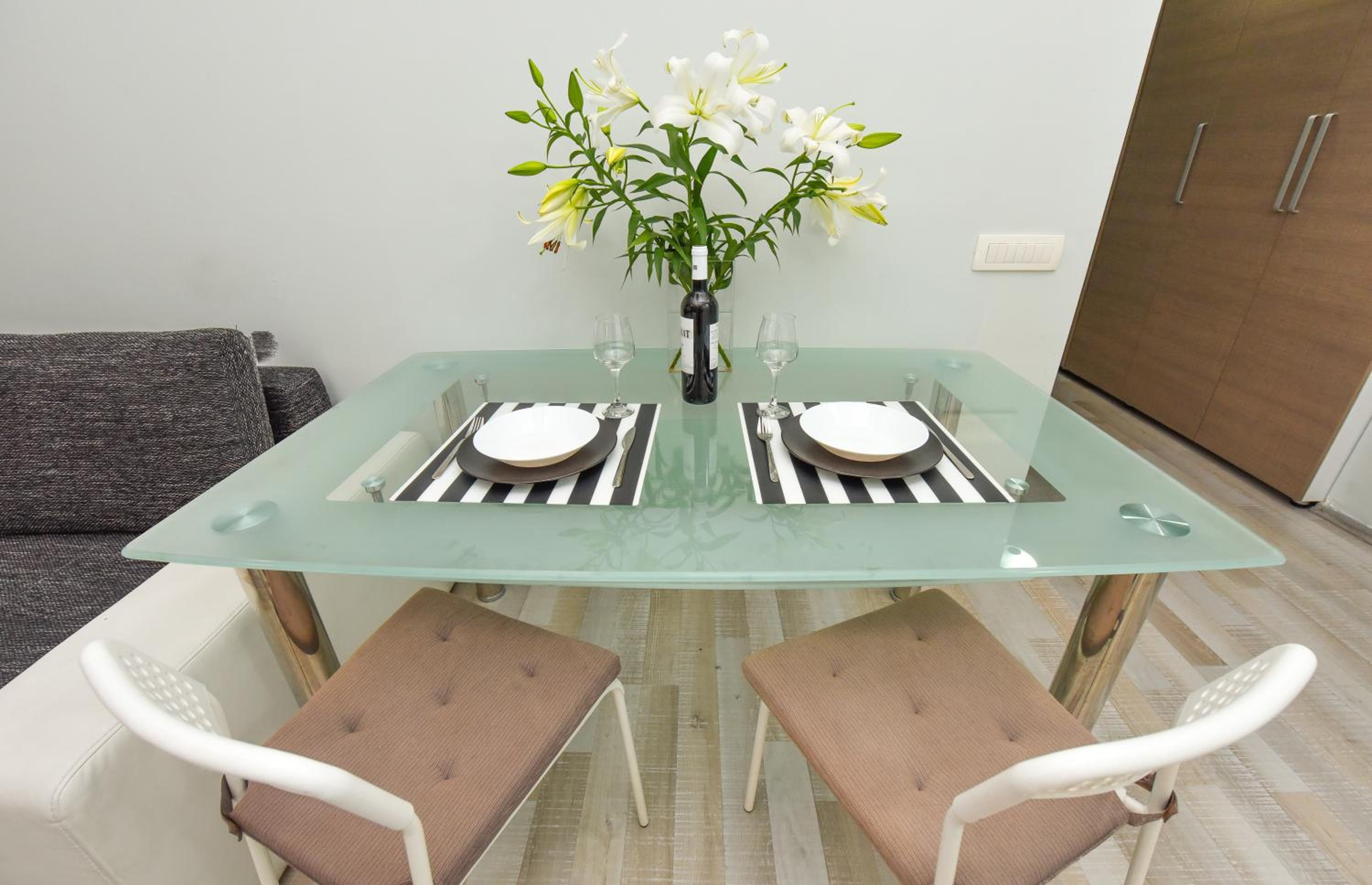 Three-Bedroom Apartment - Photo 7