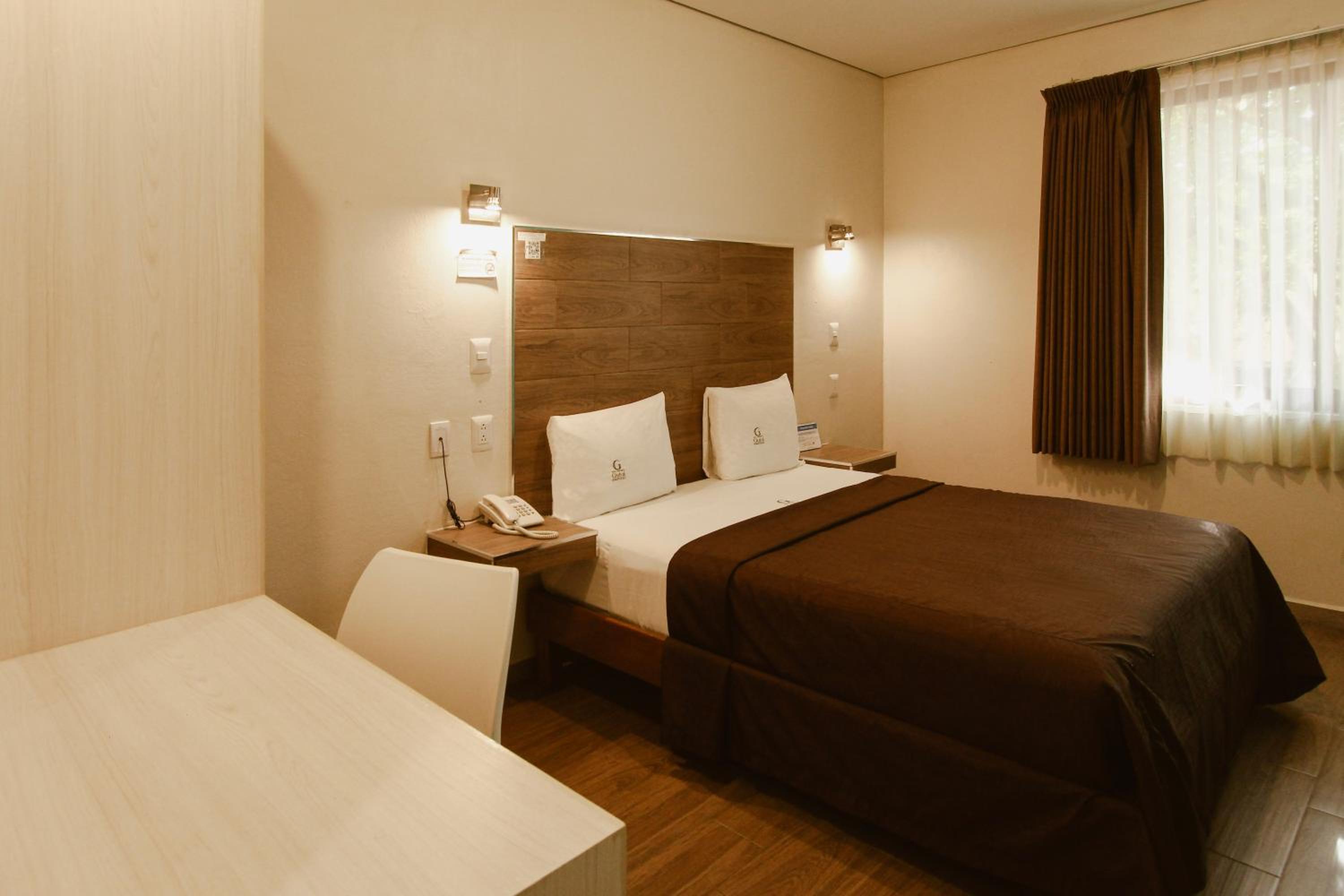 Double Room - Photo 6