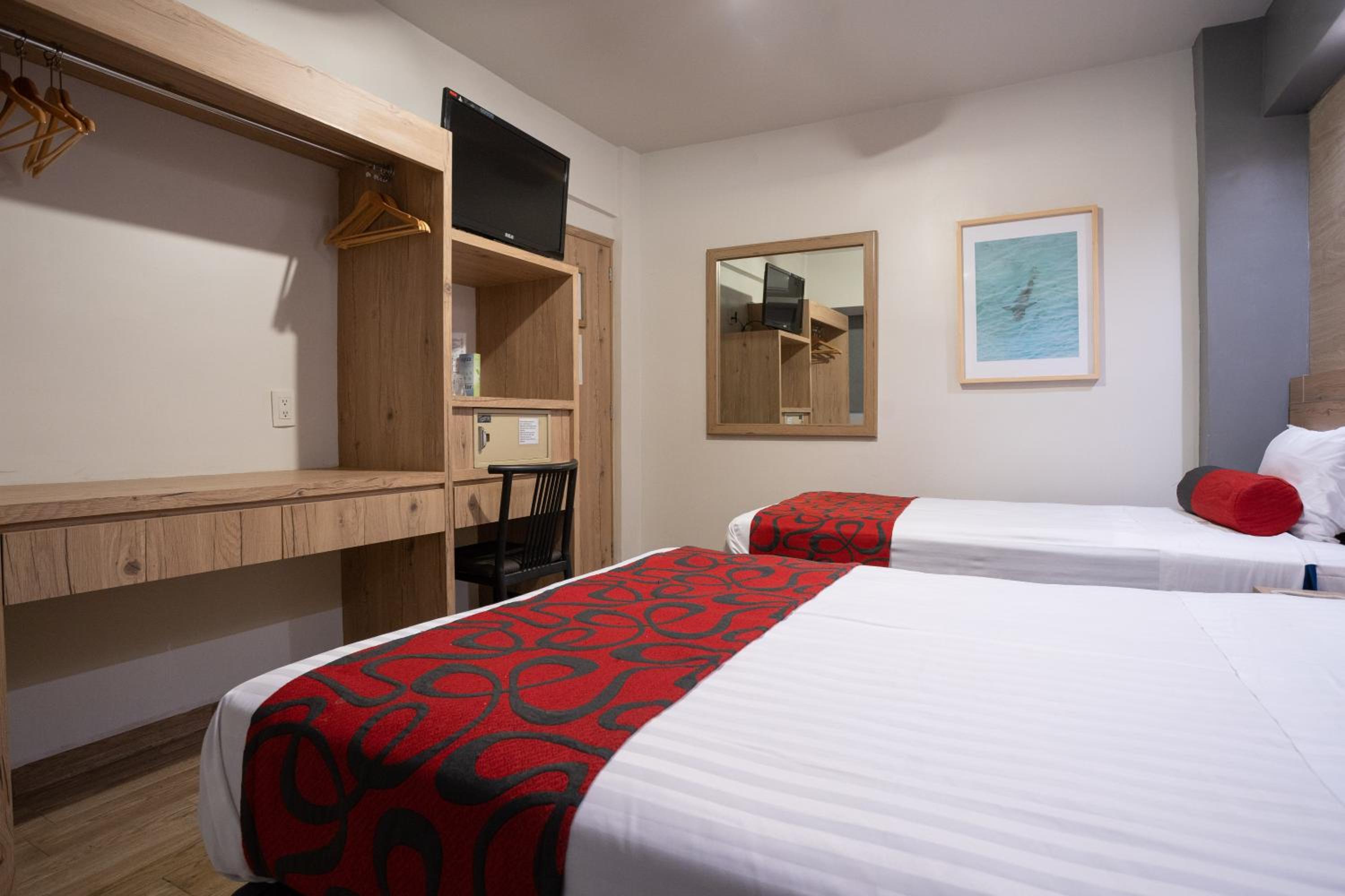Small Twin Room photo 1
