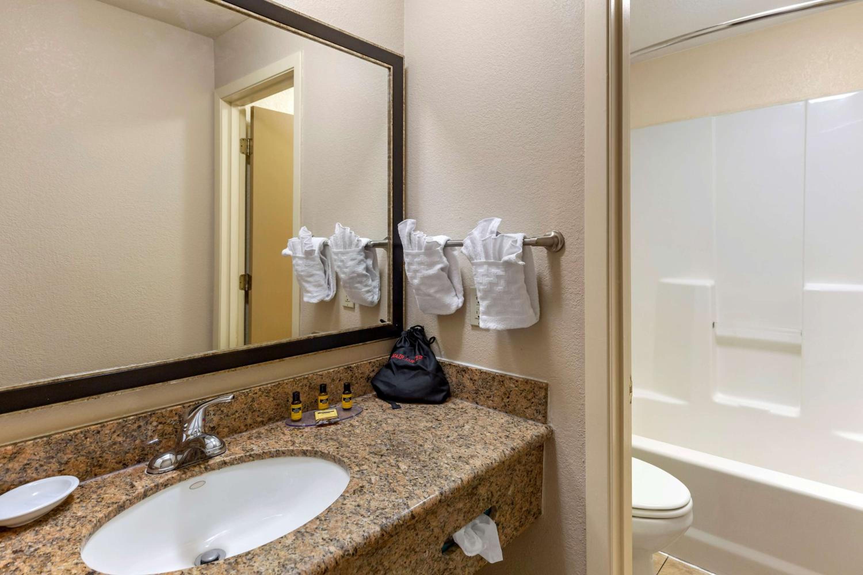 Queen Room - Photo 6