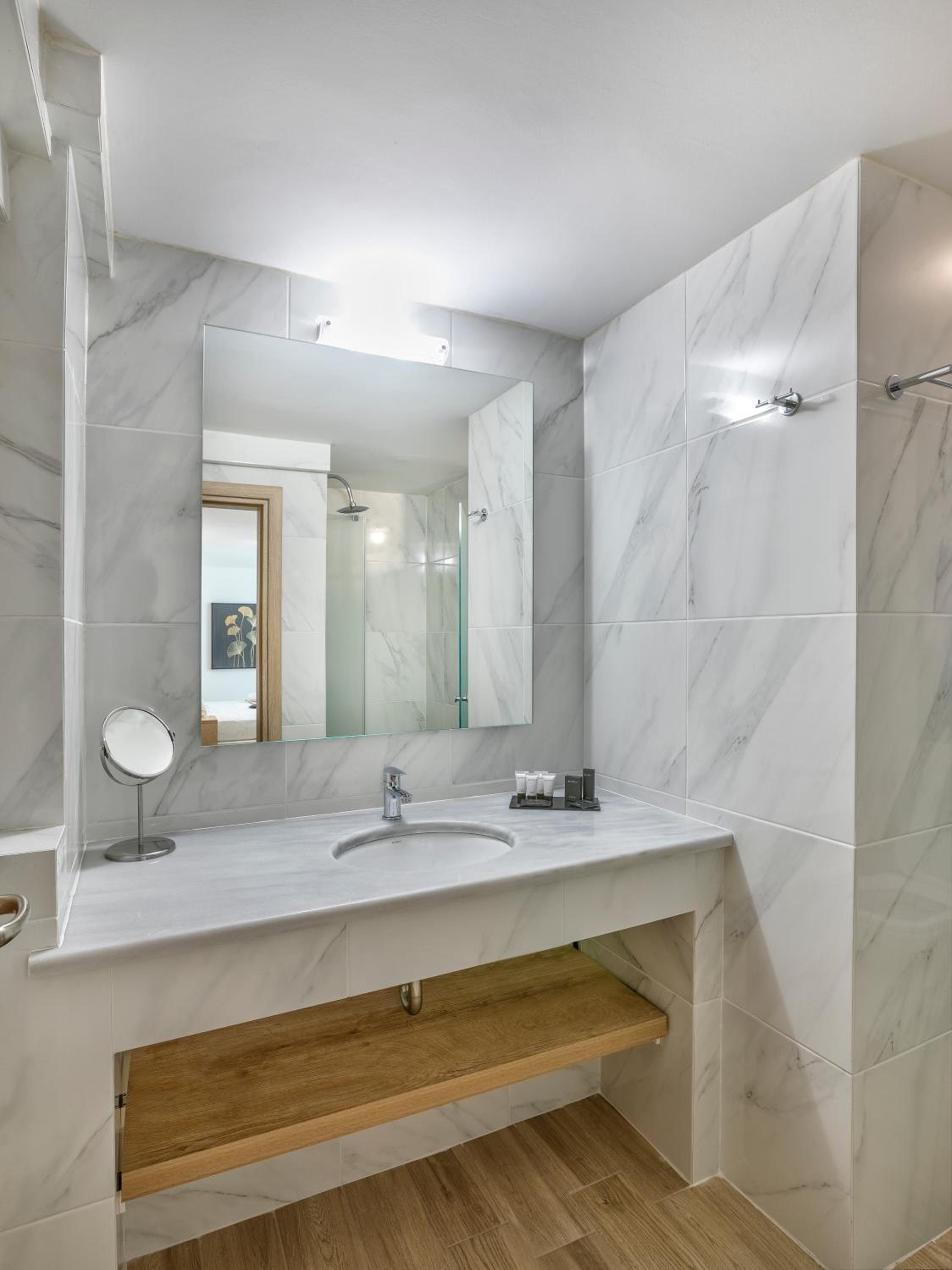 Budget Double Room — the supplier's photographs — photo 2