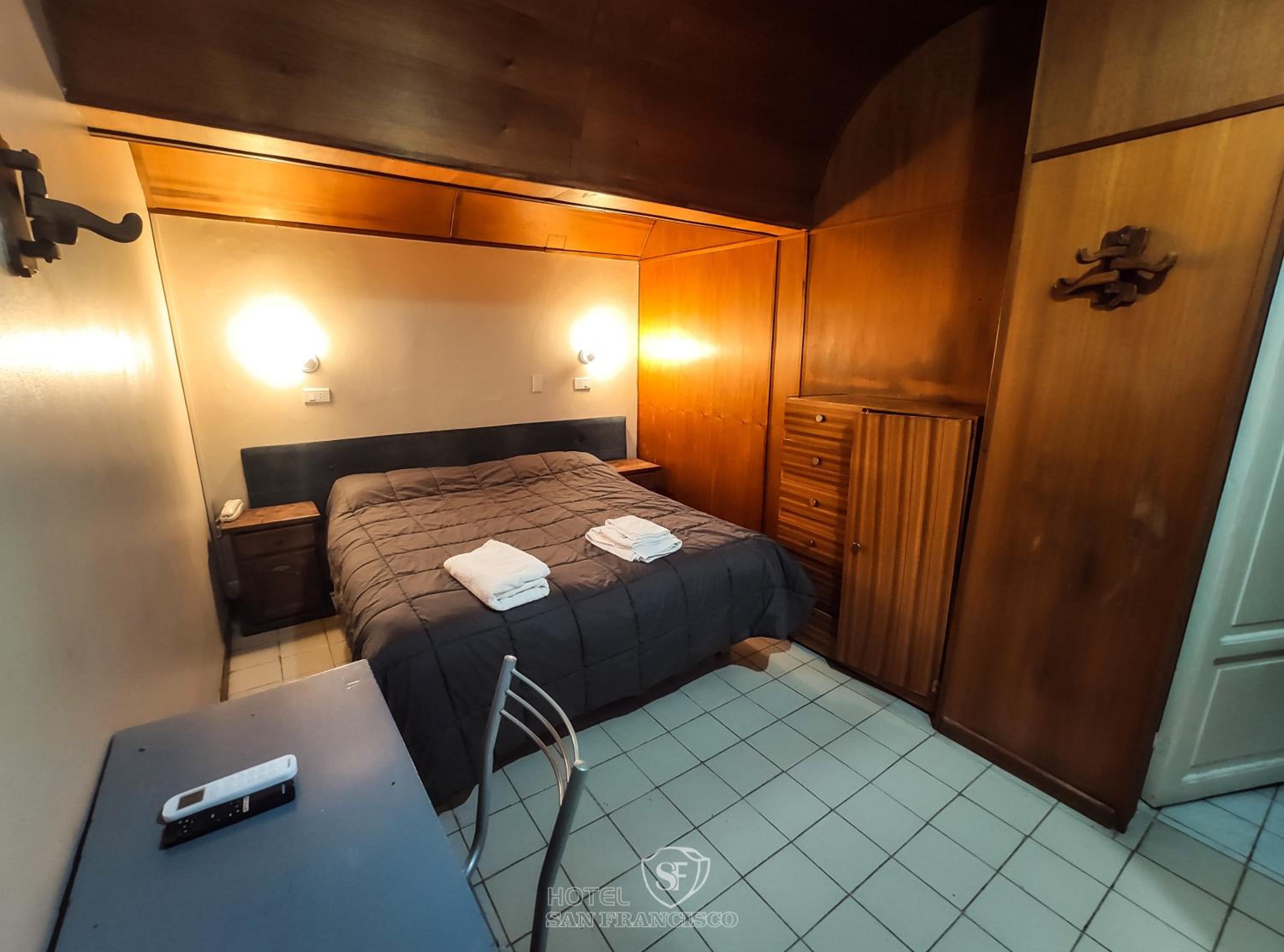 Single Room photo 3
