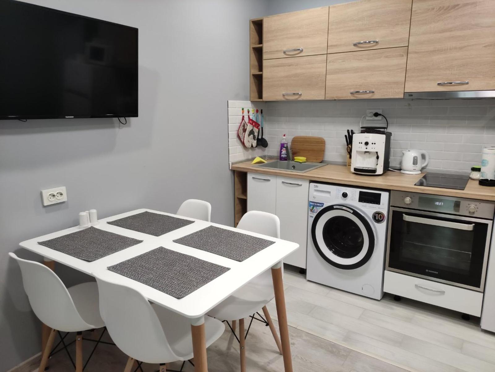 One-Bedroom Apartment - Photo 1