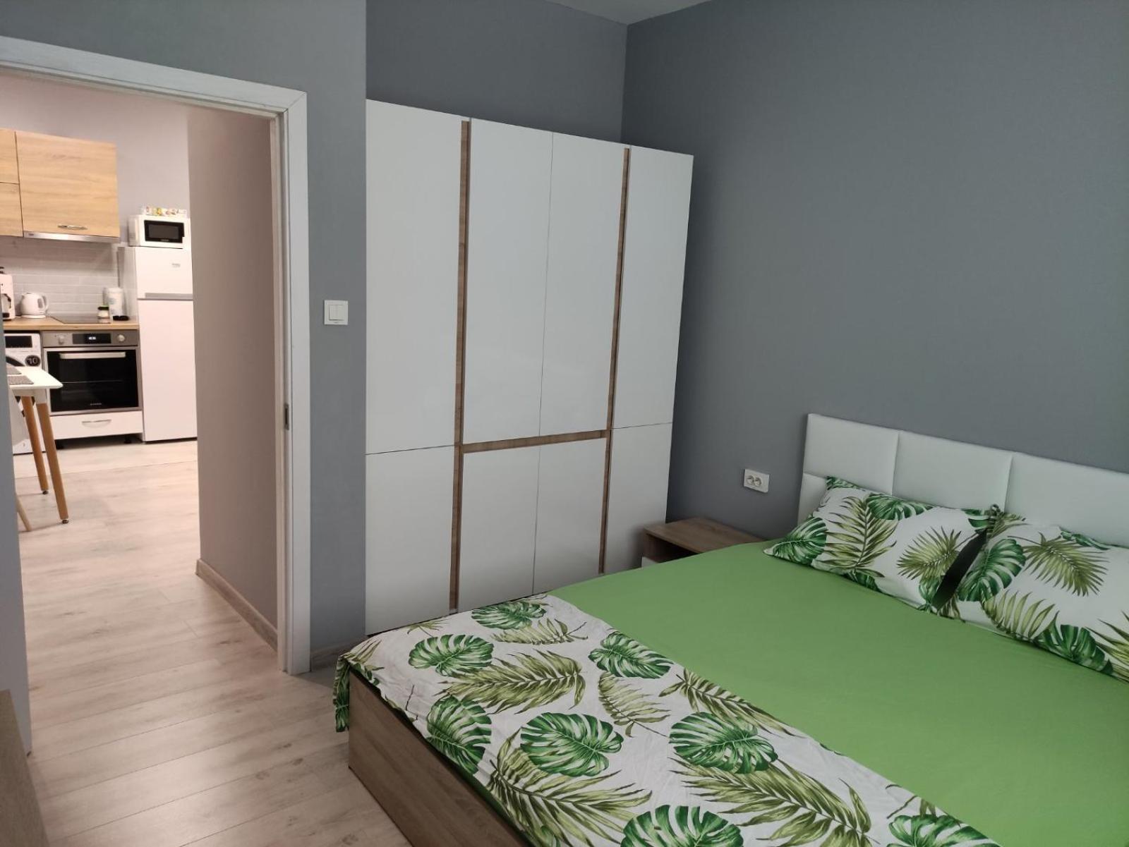 One-Bedroom Apartment - Photo 6