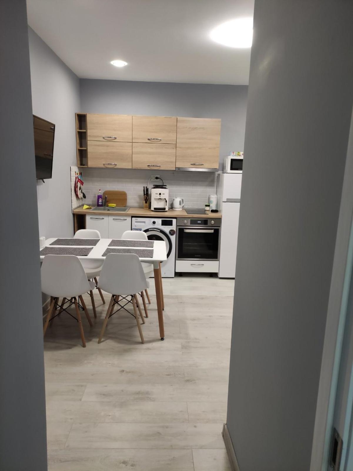 One-Bedroom Apartment - Photo 9