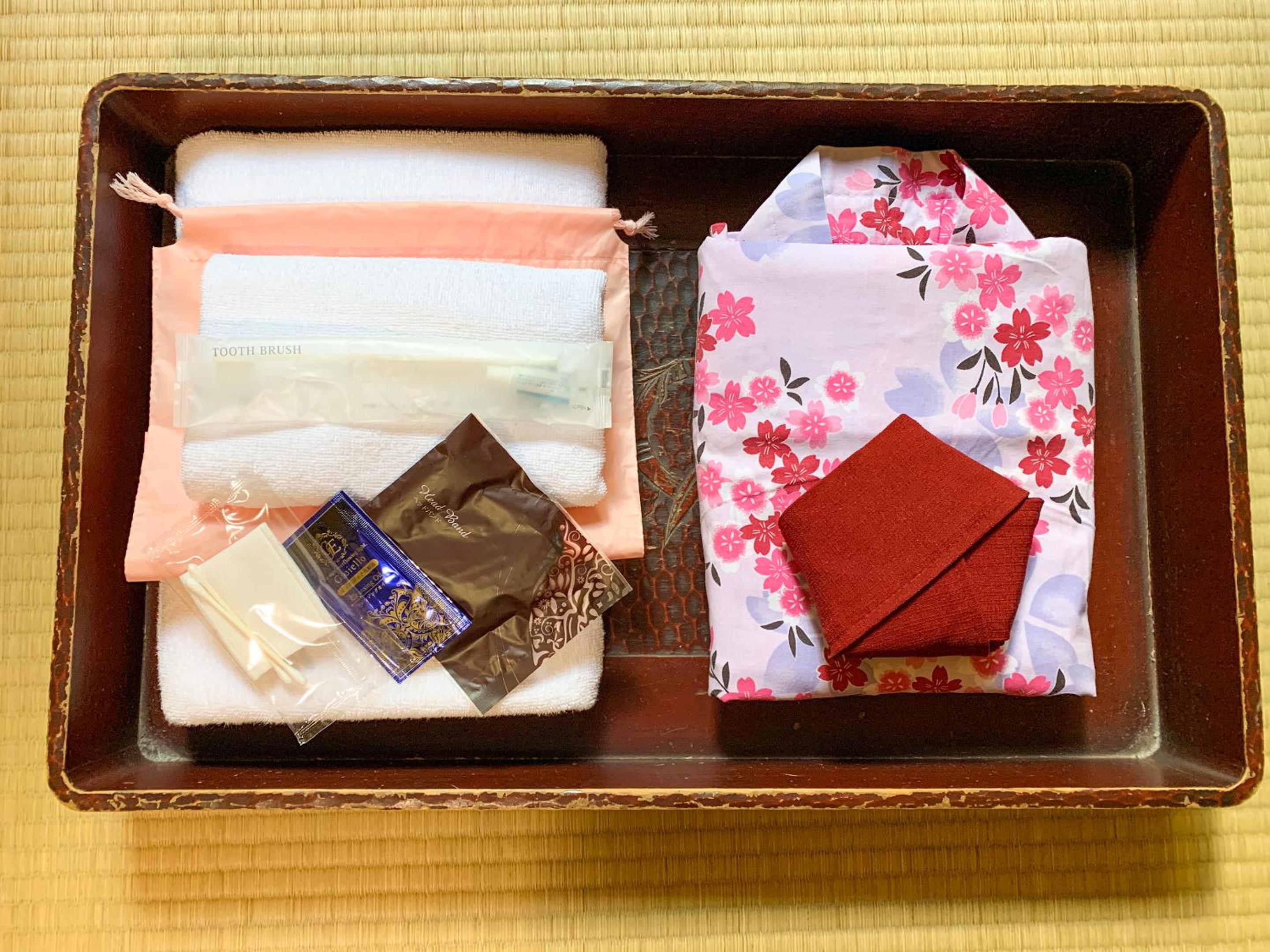 Japanese-Style Twin Room with Shared Bathroom photo 3