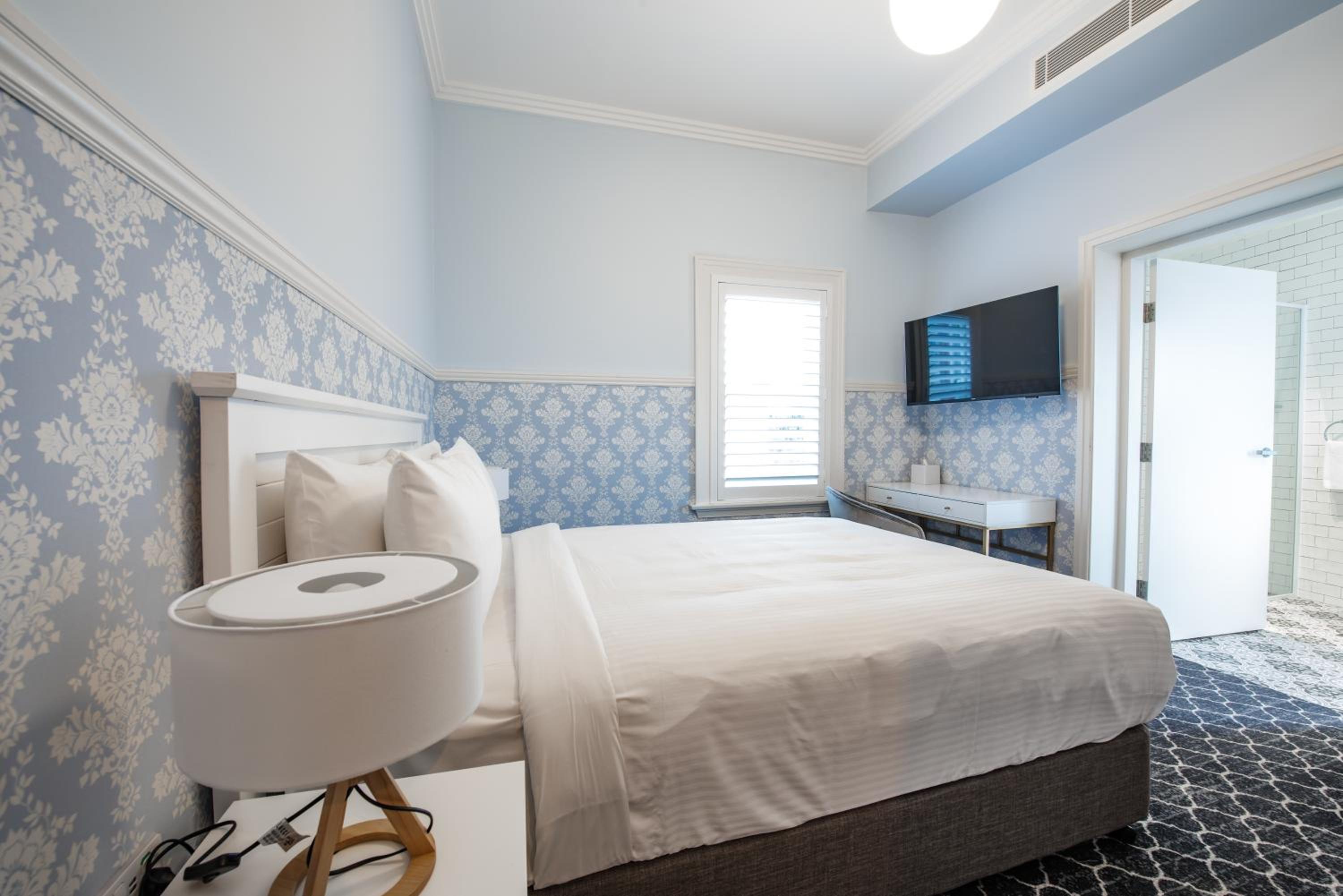 Queen Room - Photo 5