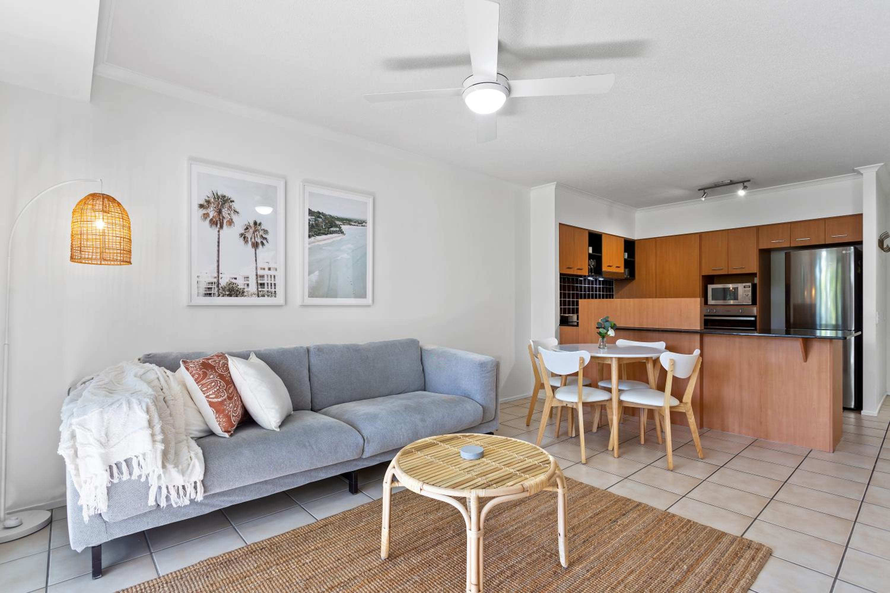 Deluxe Apartment photo 2