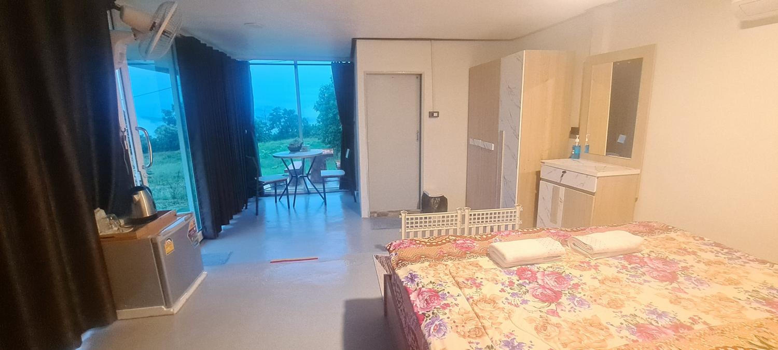 Double Room with Terrace - Photo 3