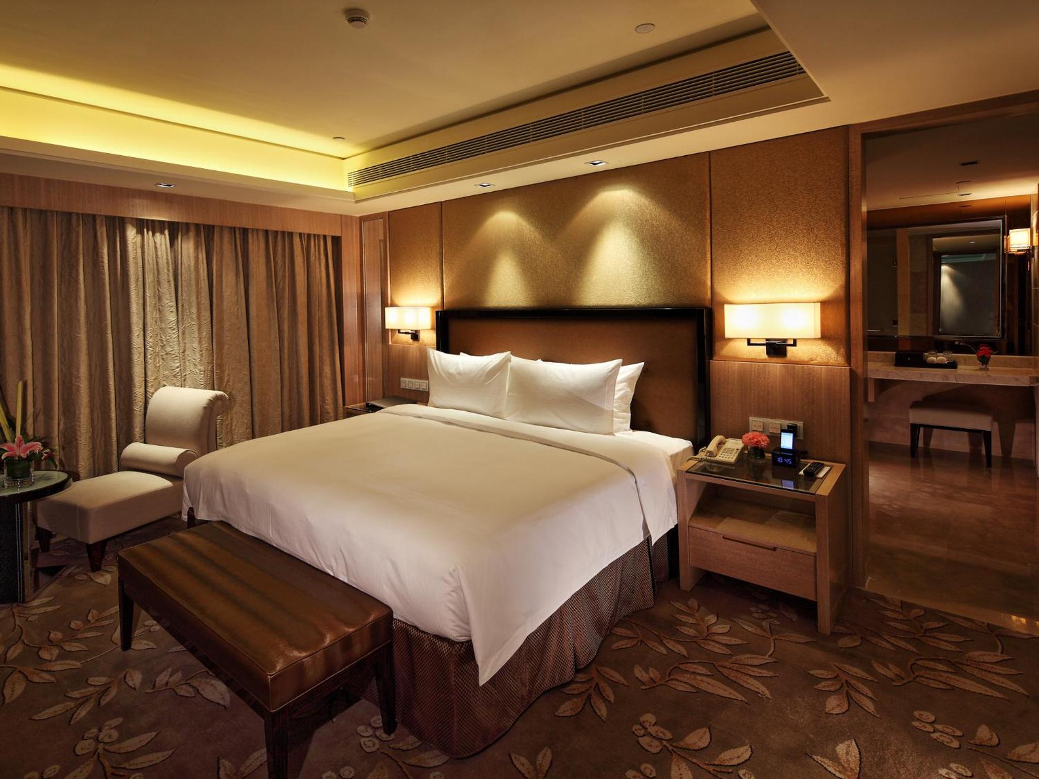 Deluxe Suite photo 3