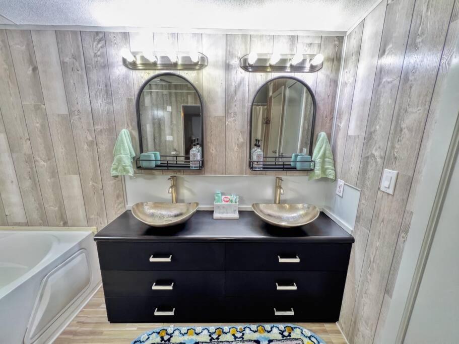 Four-Bedroom House - Photo 38