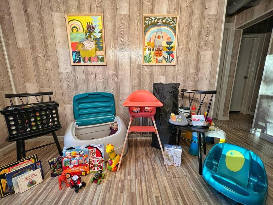 Four-Bedroom House - Photo 28