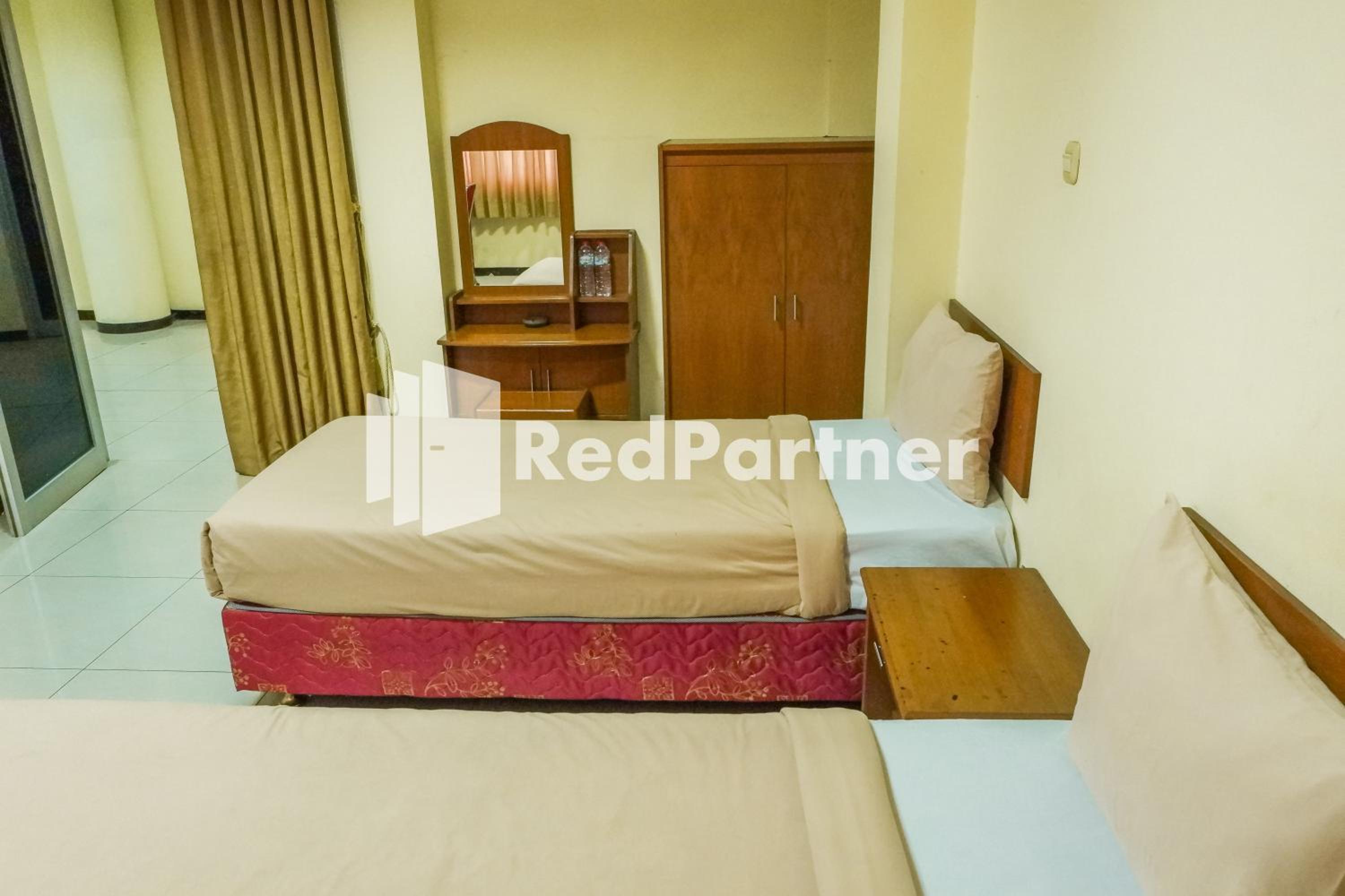 Deluxe Twin Room - Photo 8