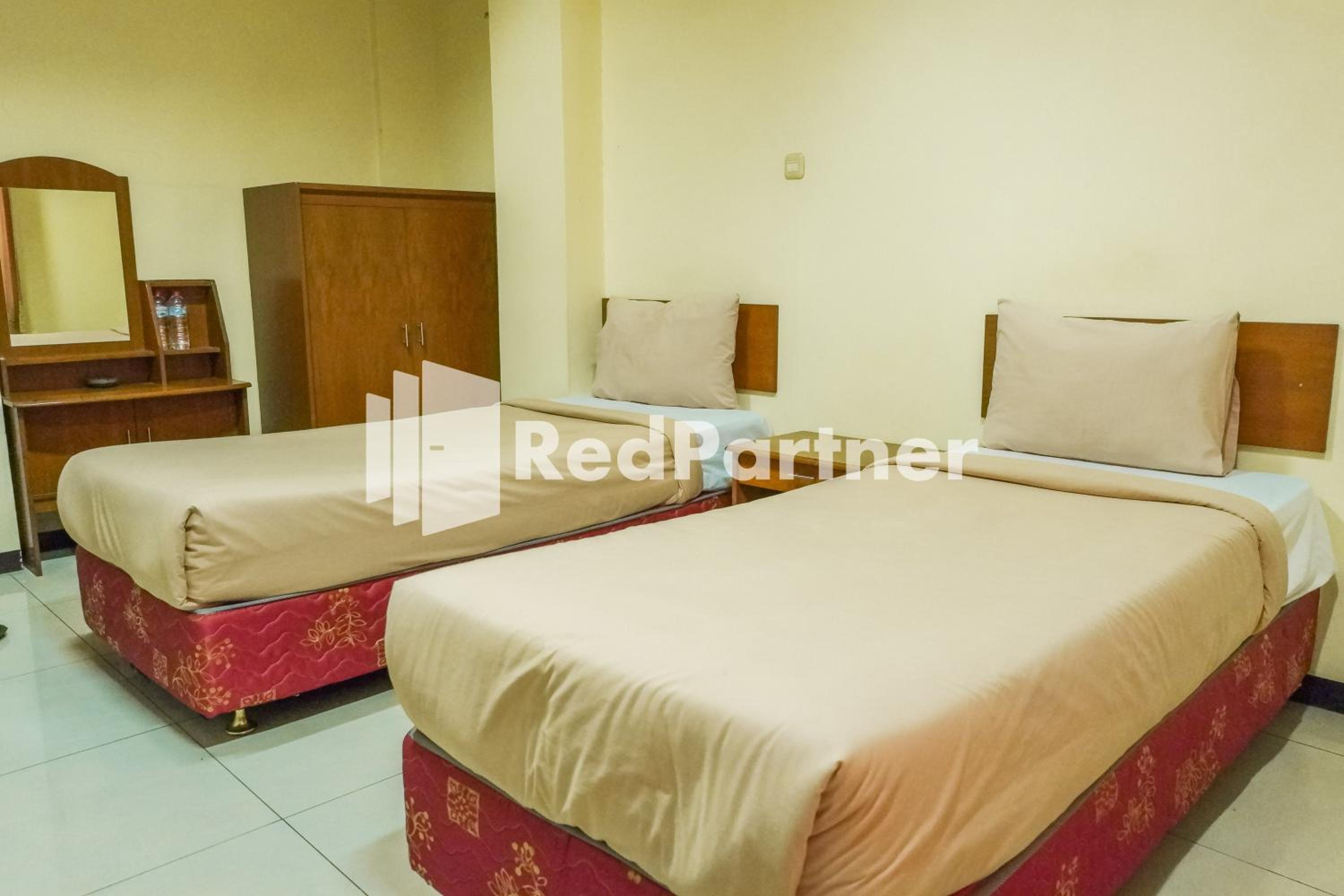 Deluxe Twin Room - Photo 2