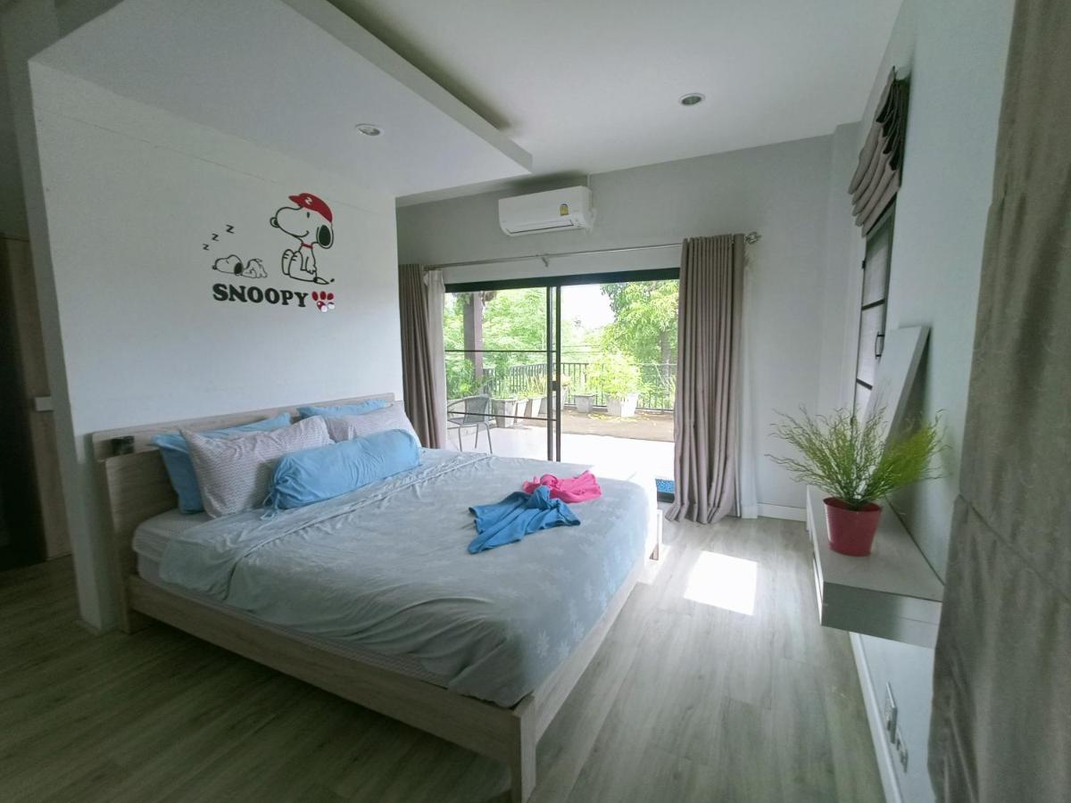 Three-Bedroom House - Photo 9