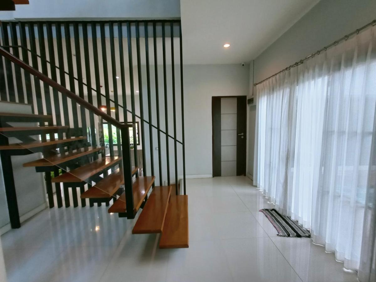 Three-Bedroom House - Photo 11