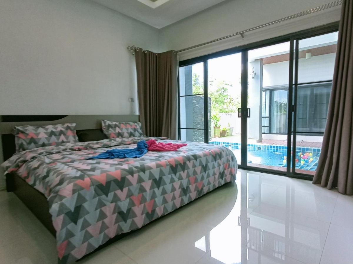 Three-Bedroom House - Photo 13