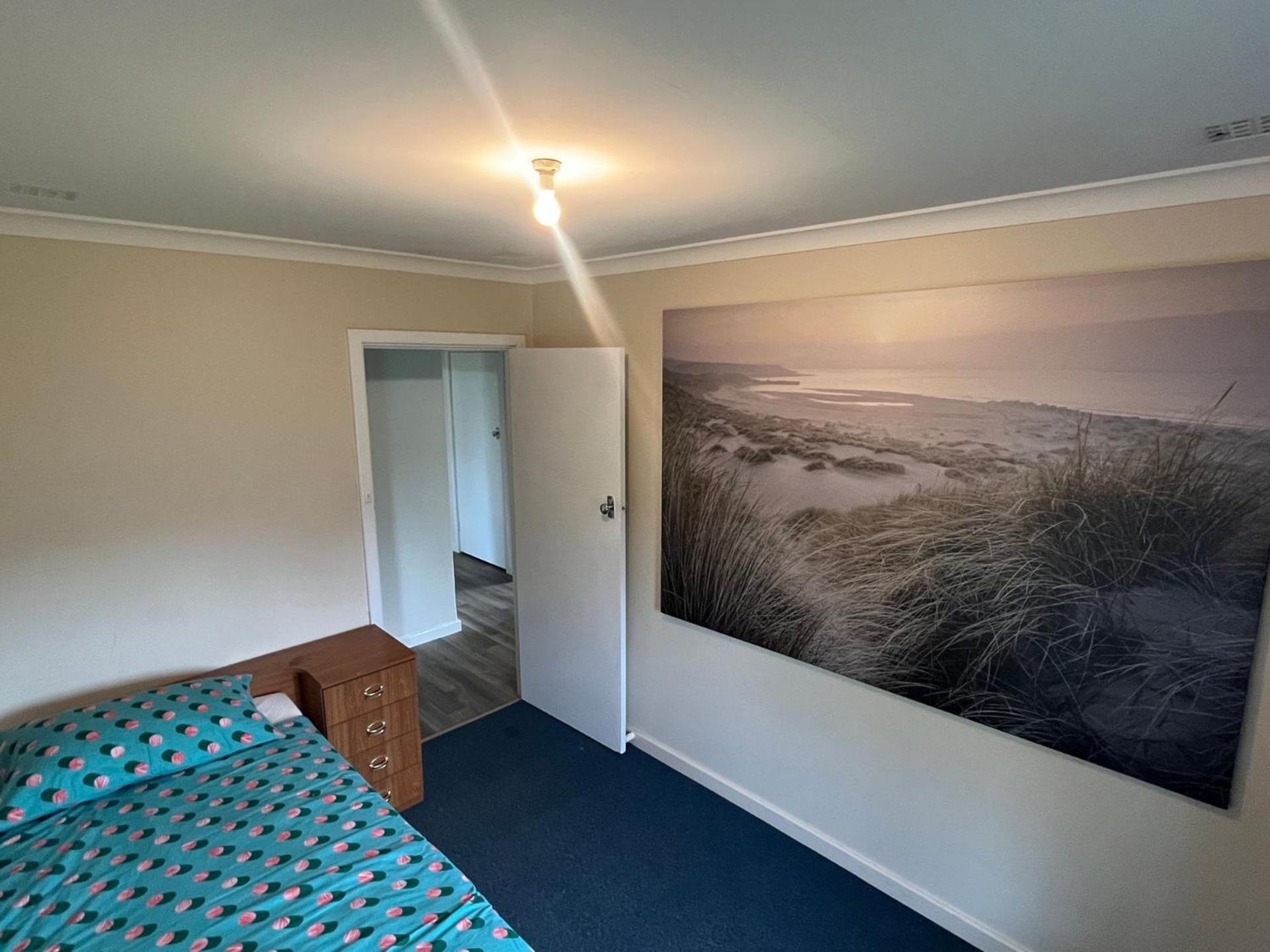 Three-Bedroom House photo 3