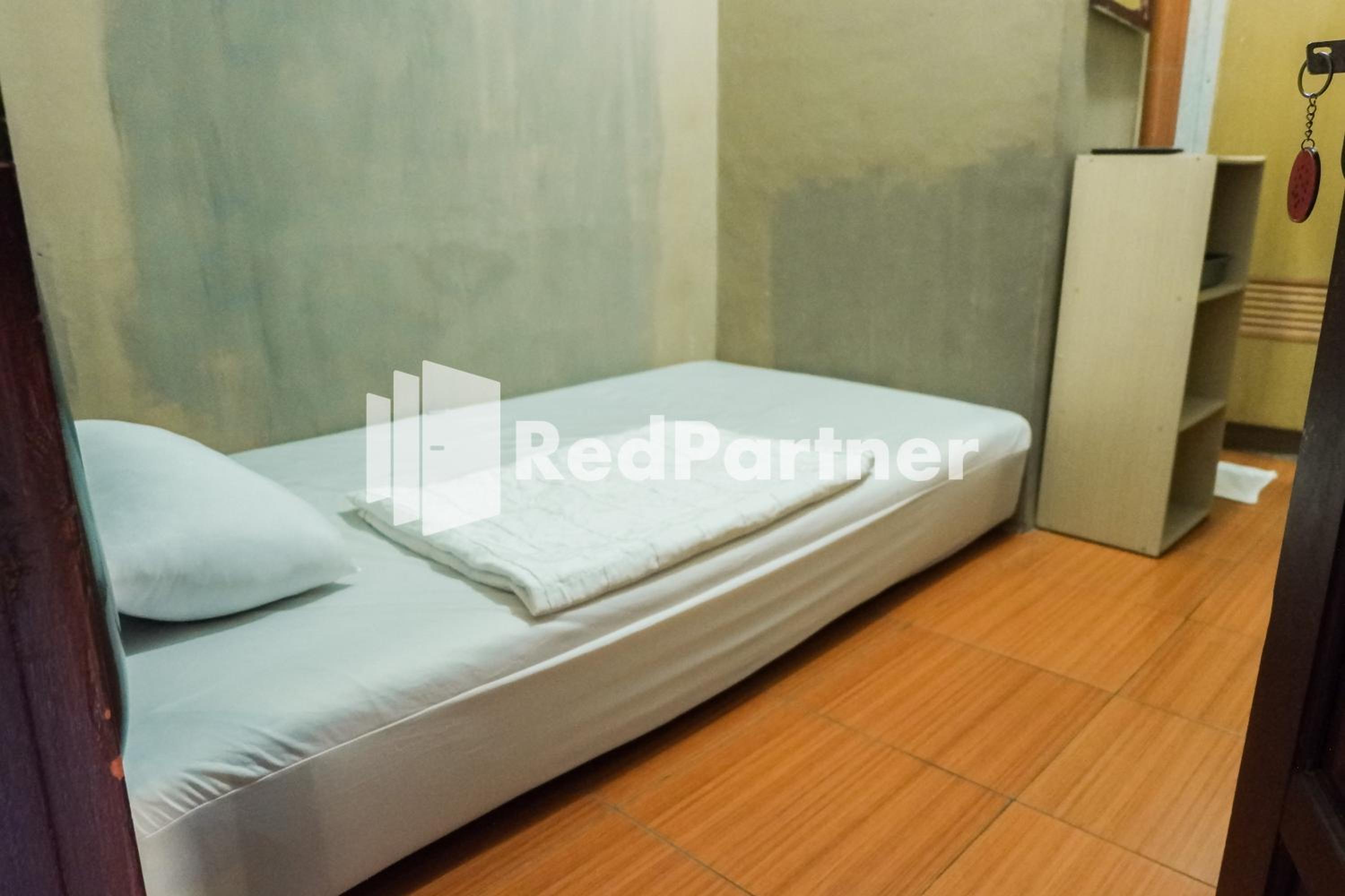 Standard Twin Room - Photo 6