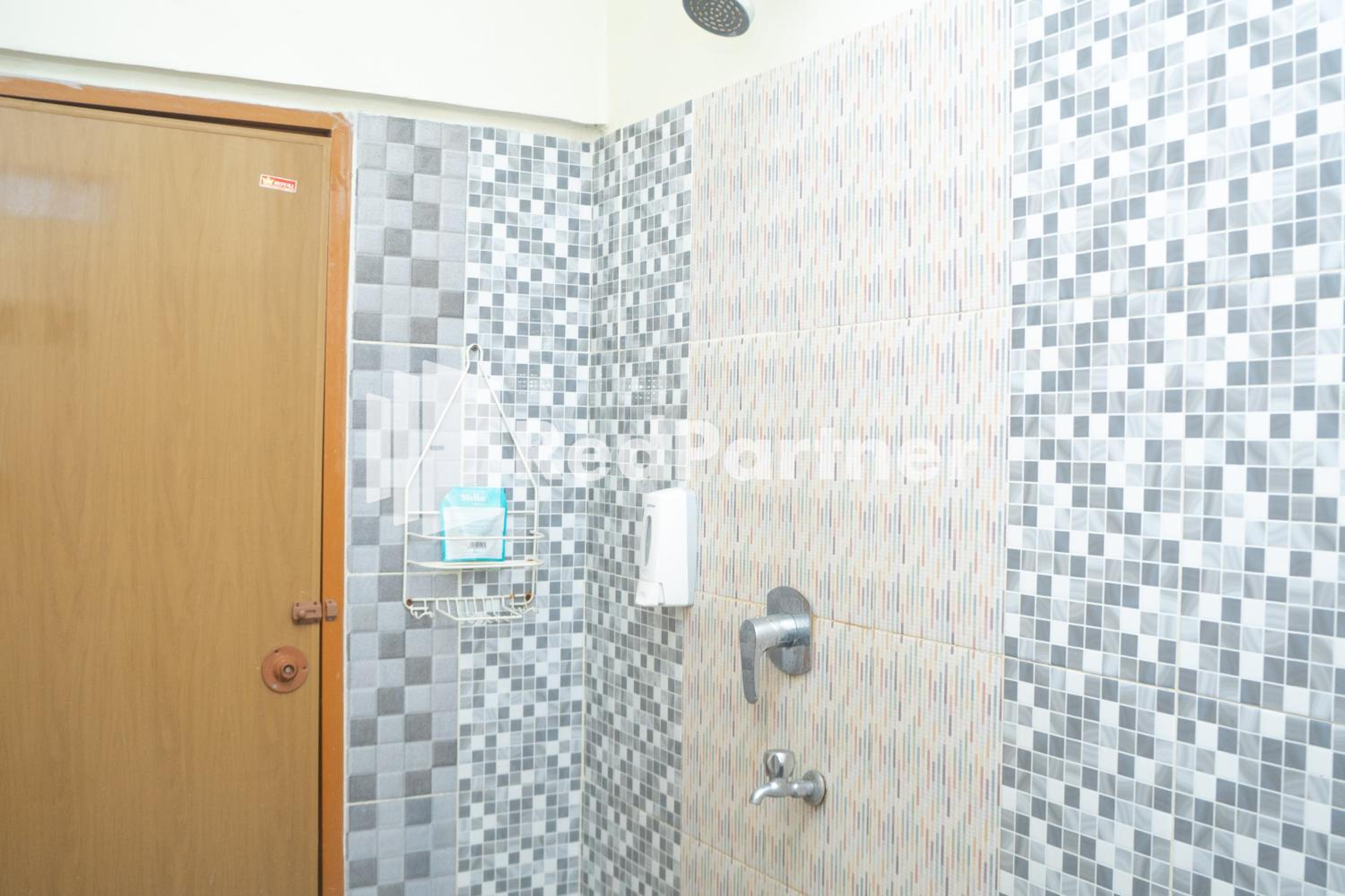 Standard Double Room - Photo 4