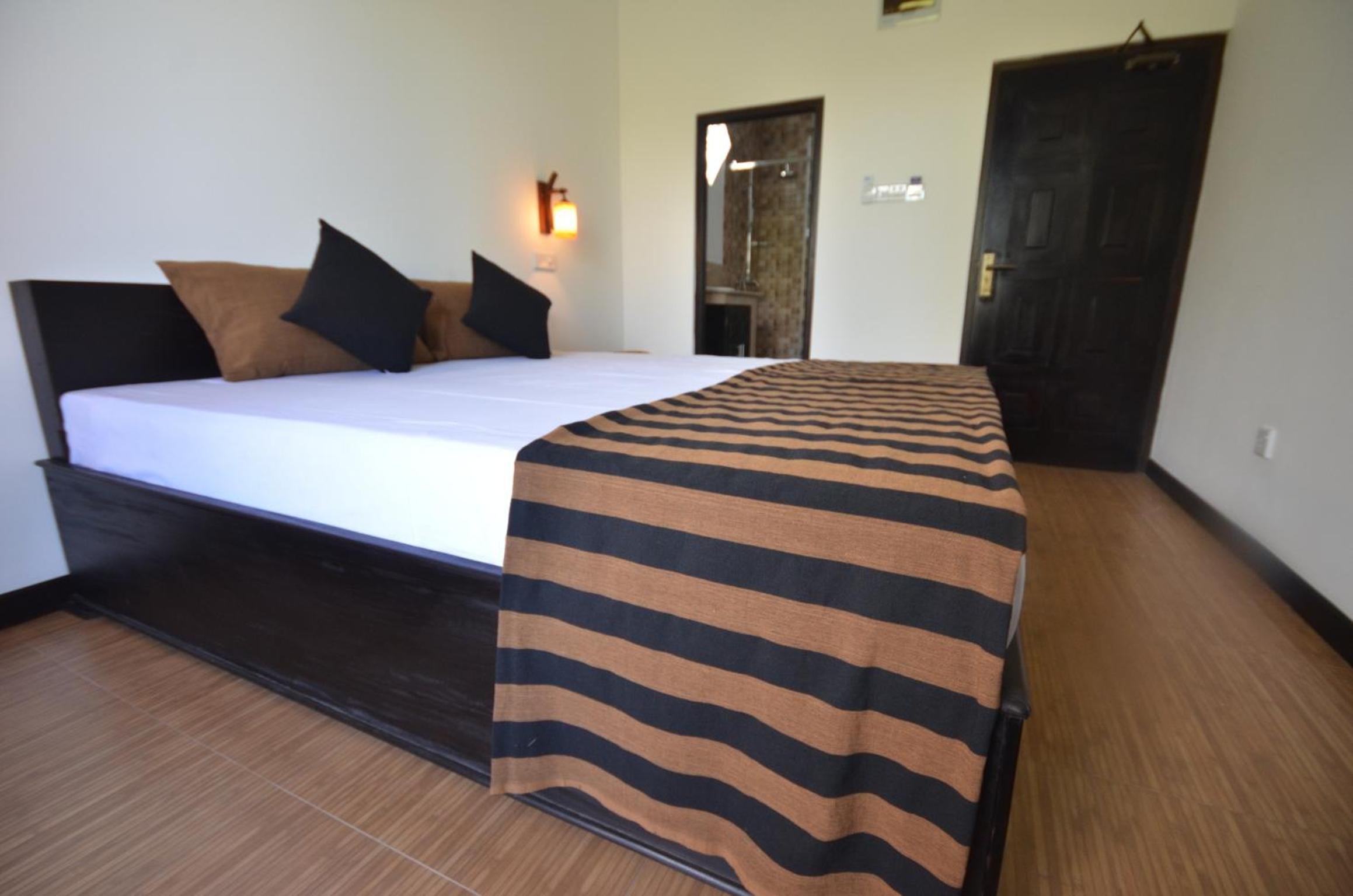 Double Room with Balcony - Photo 4