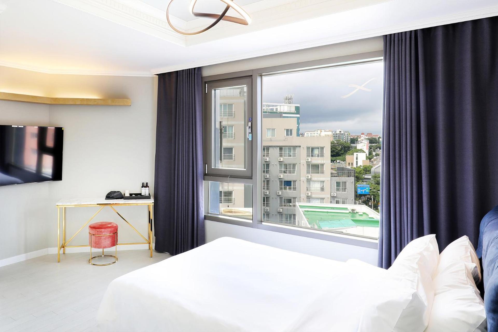 Deluxe Double Room - Photo 9