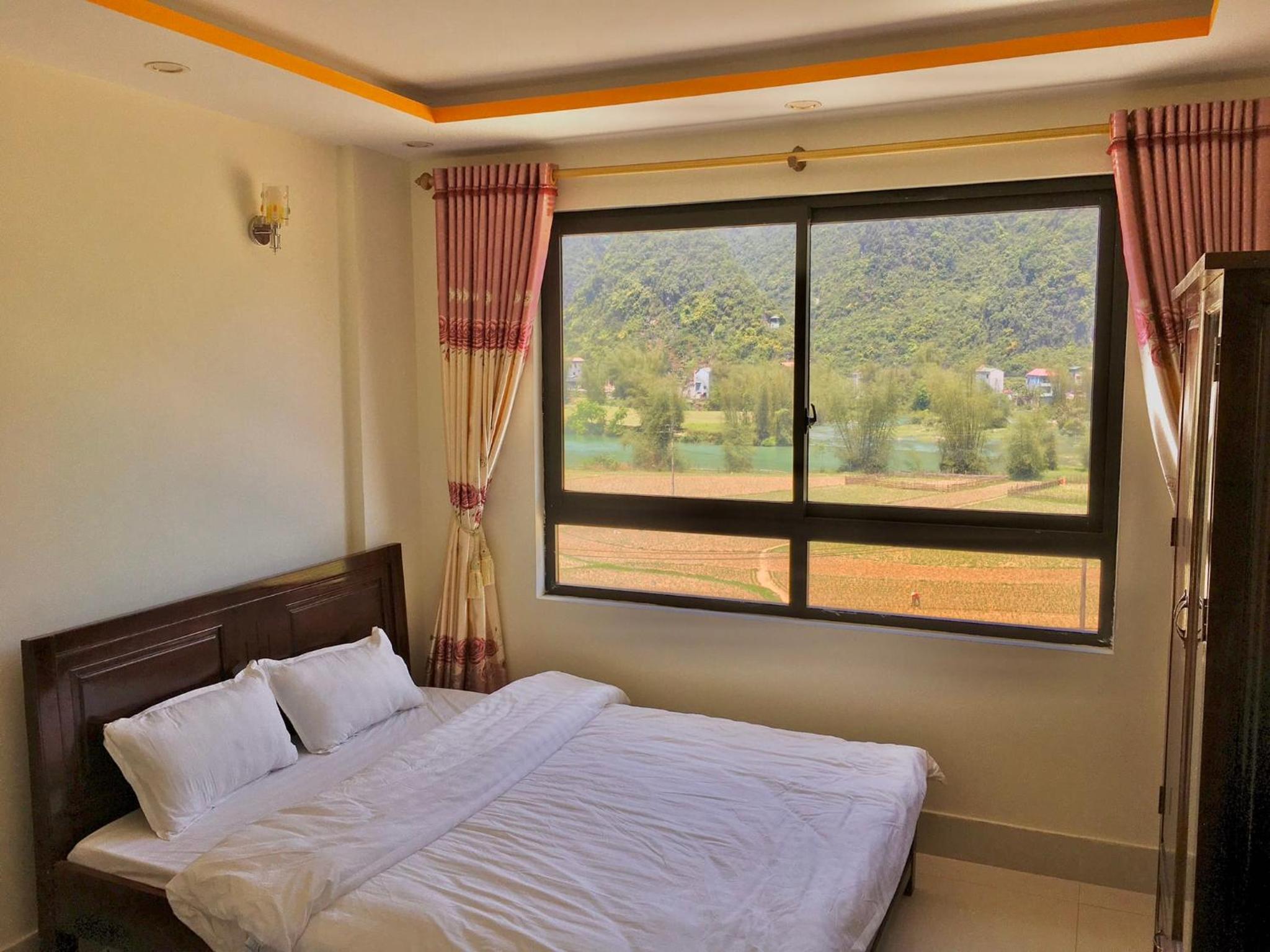 King Room with Mountain View - Photo 1