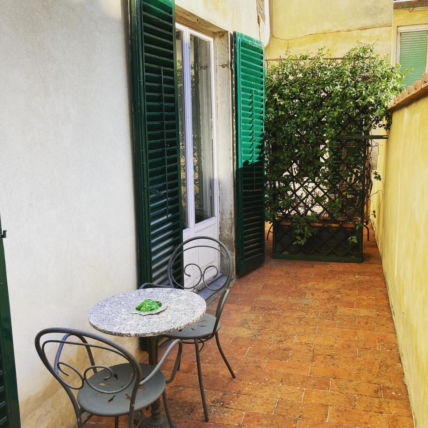 Double Room - Photo 8