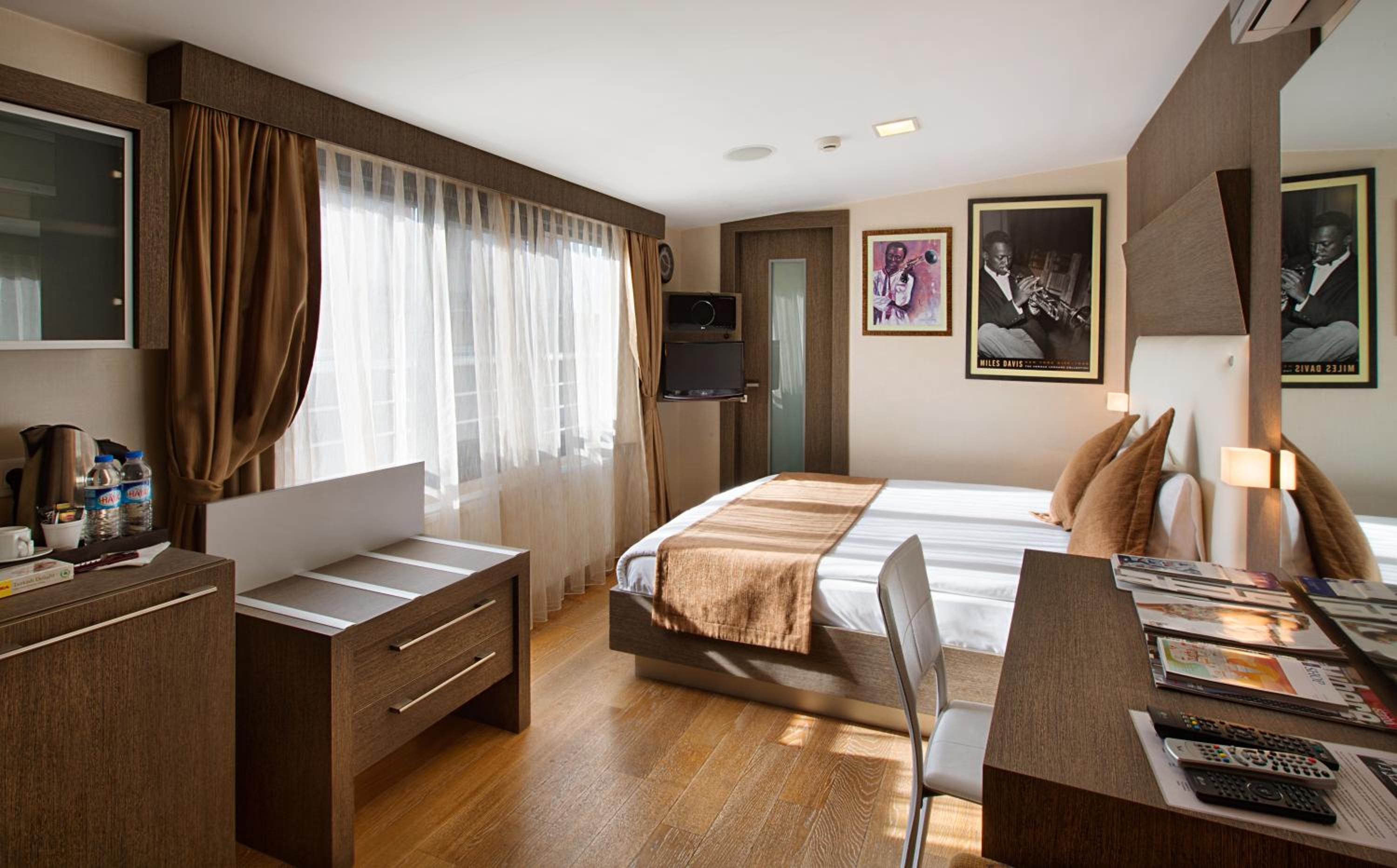 Budget Double Room photo 2
