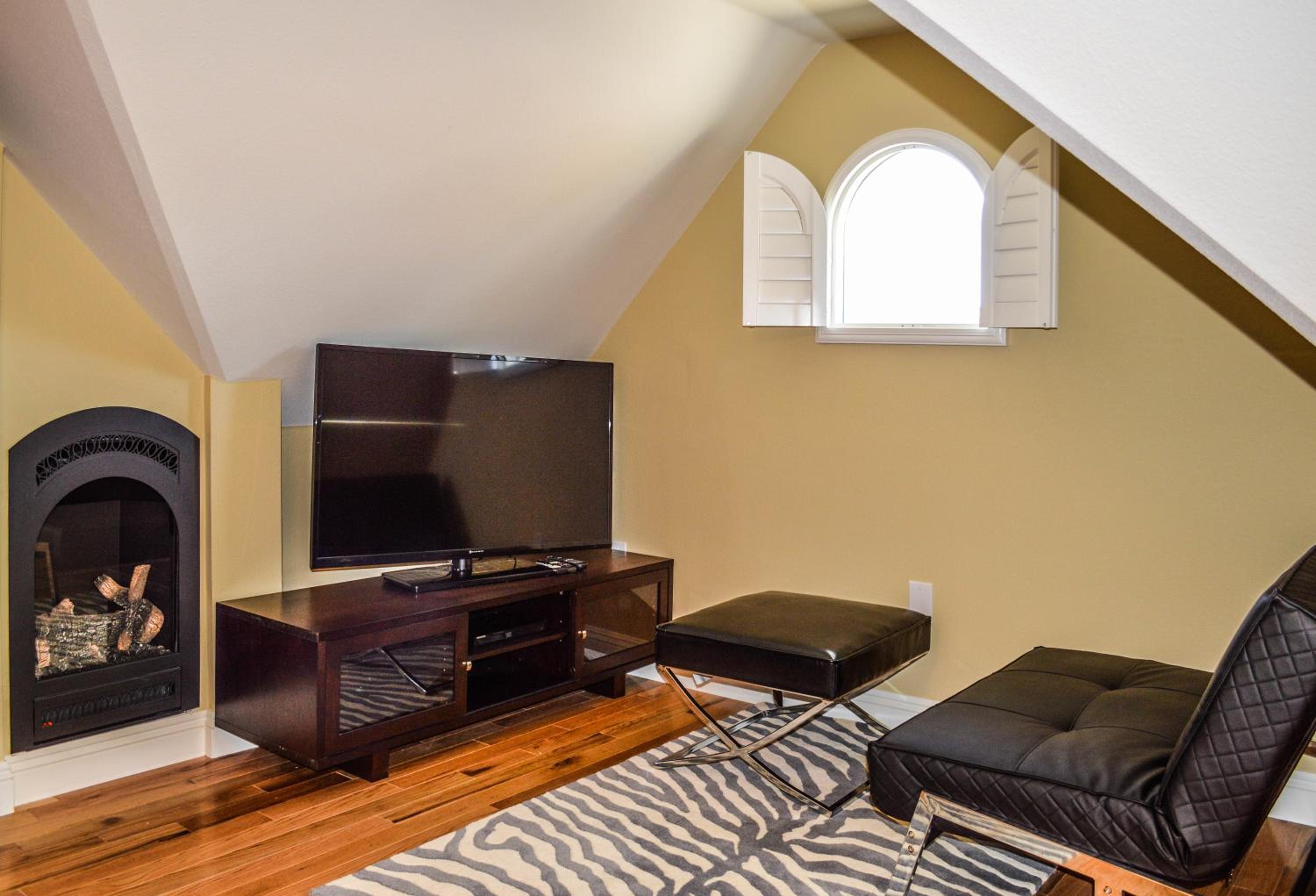 Economy Queen Room (# 11) photo 1