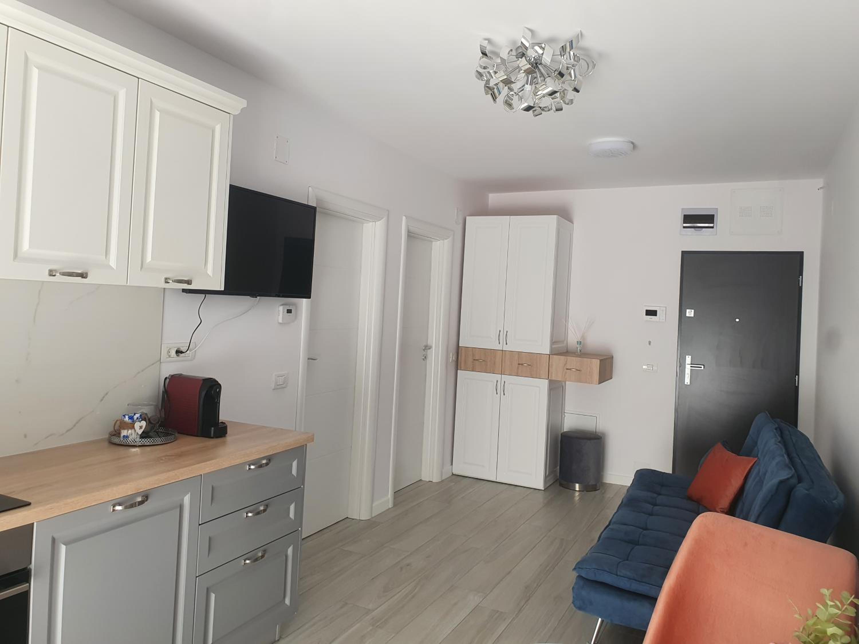 One-Bedroom Apartment - Photo 19