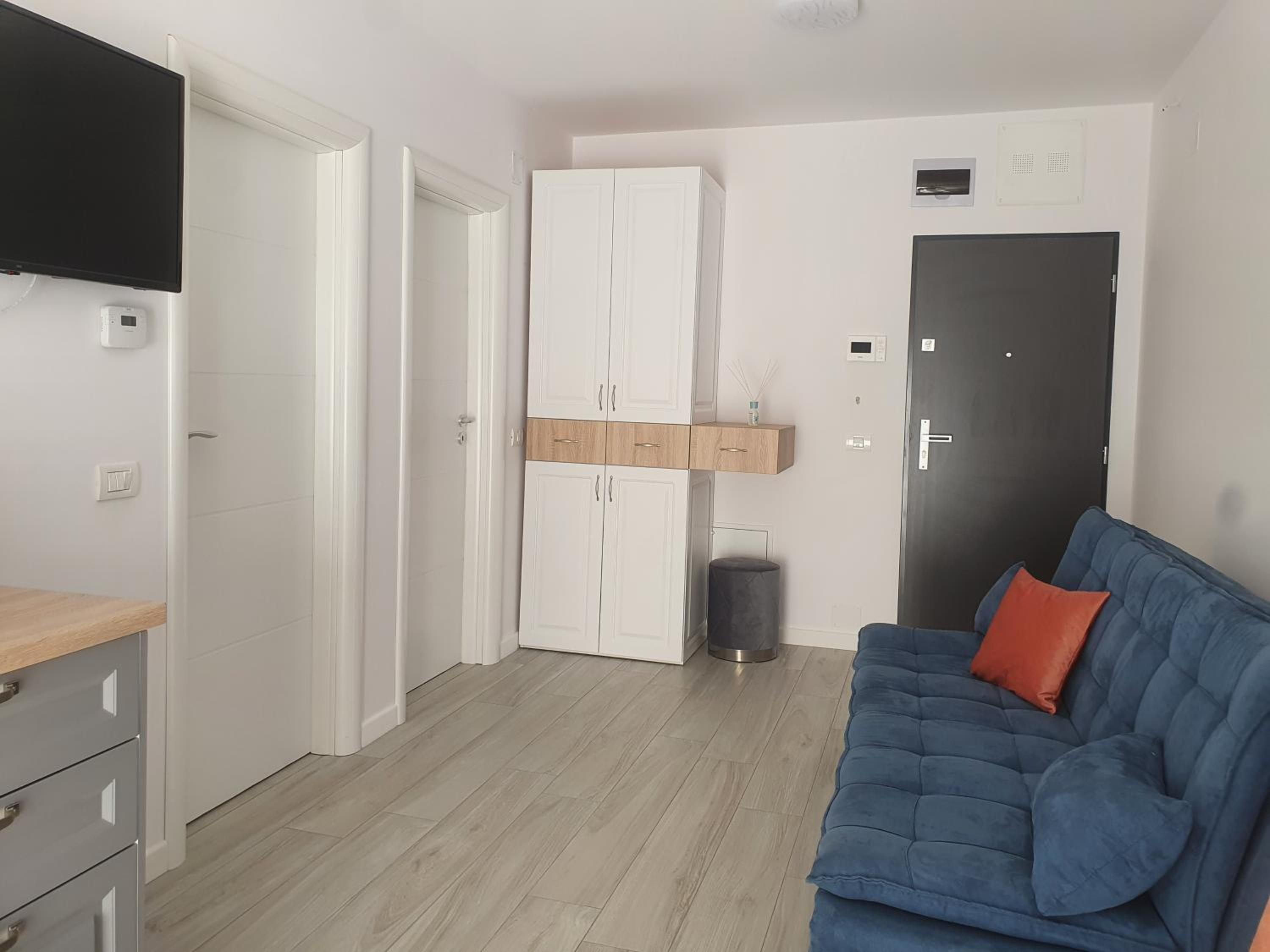 One-Bedroom Apartment - Photo 20
