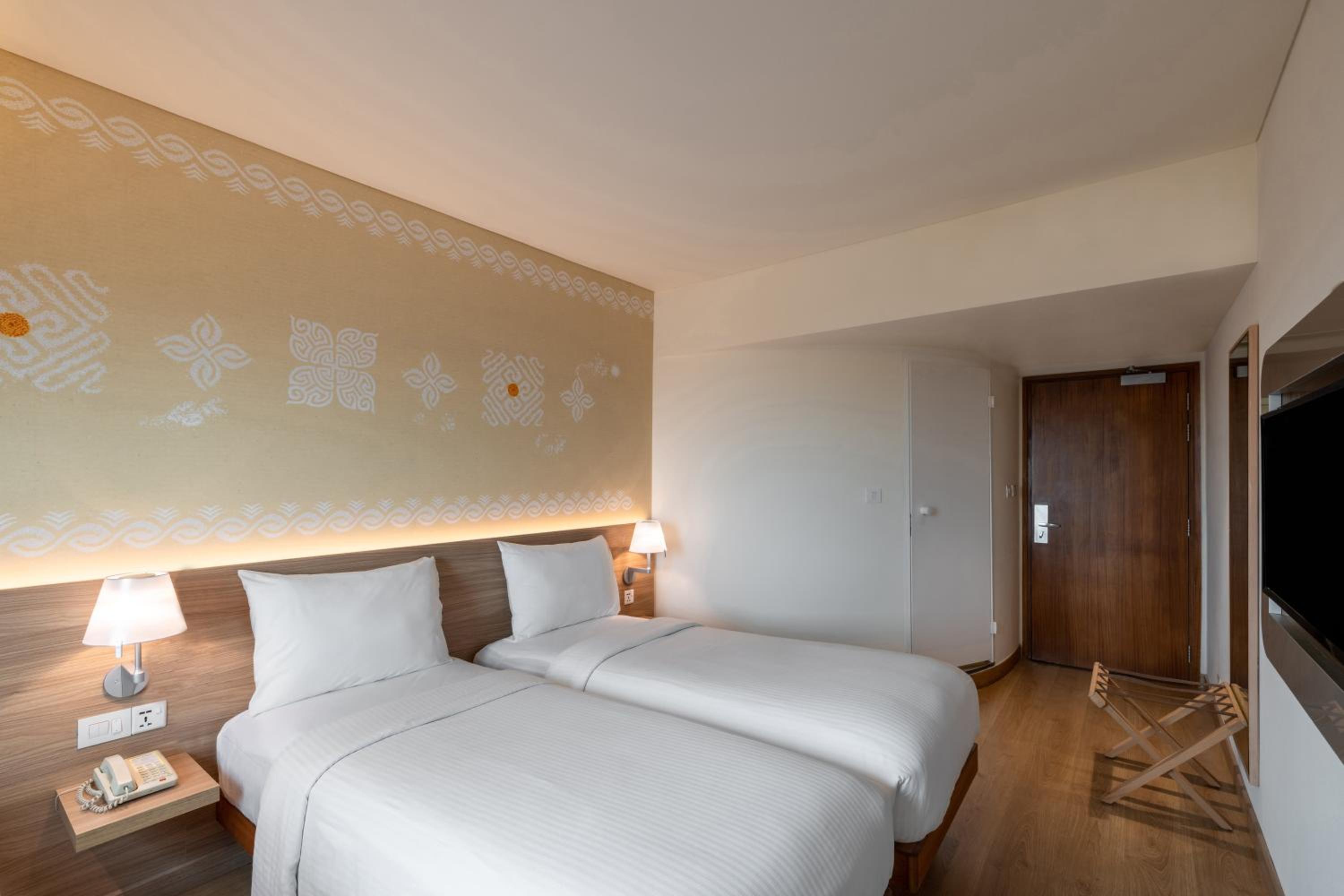 Standard Queen Room - Photo 5