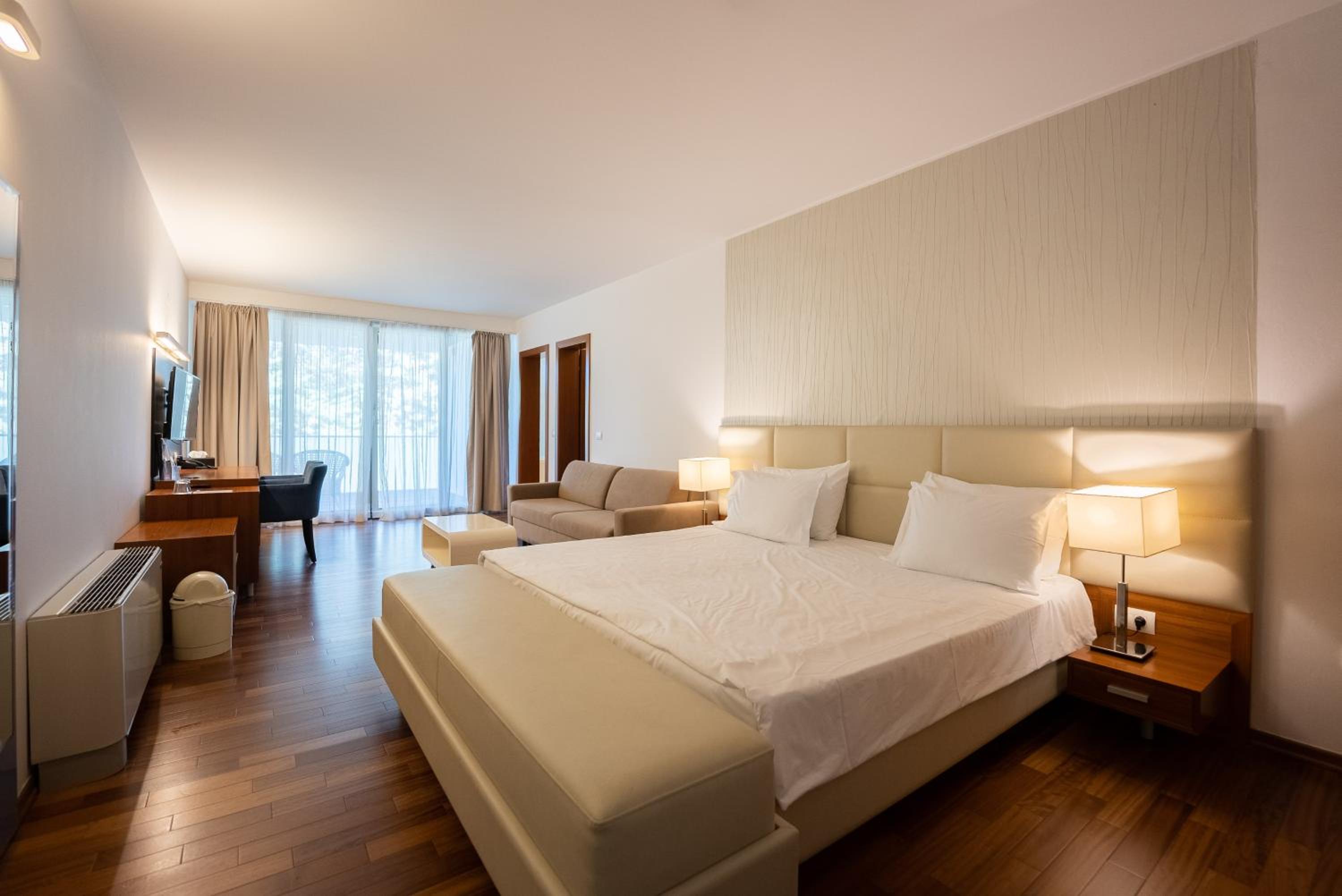 Deluxe Double Room with Balcony