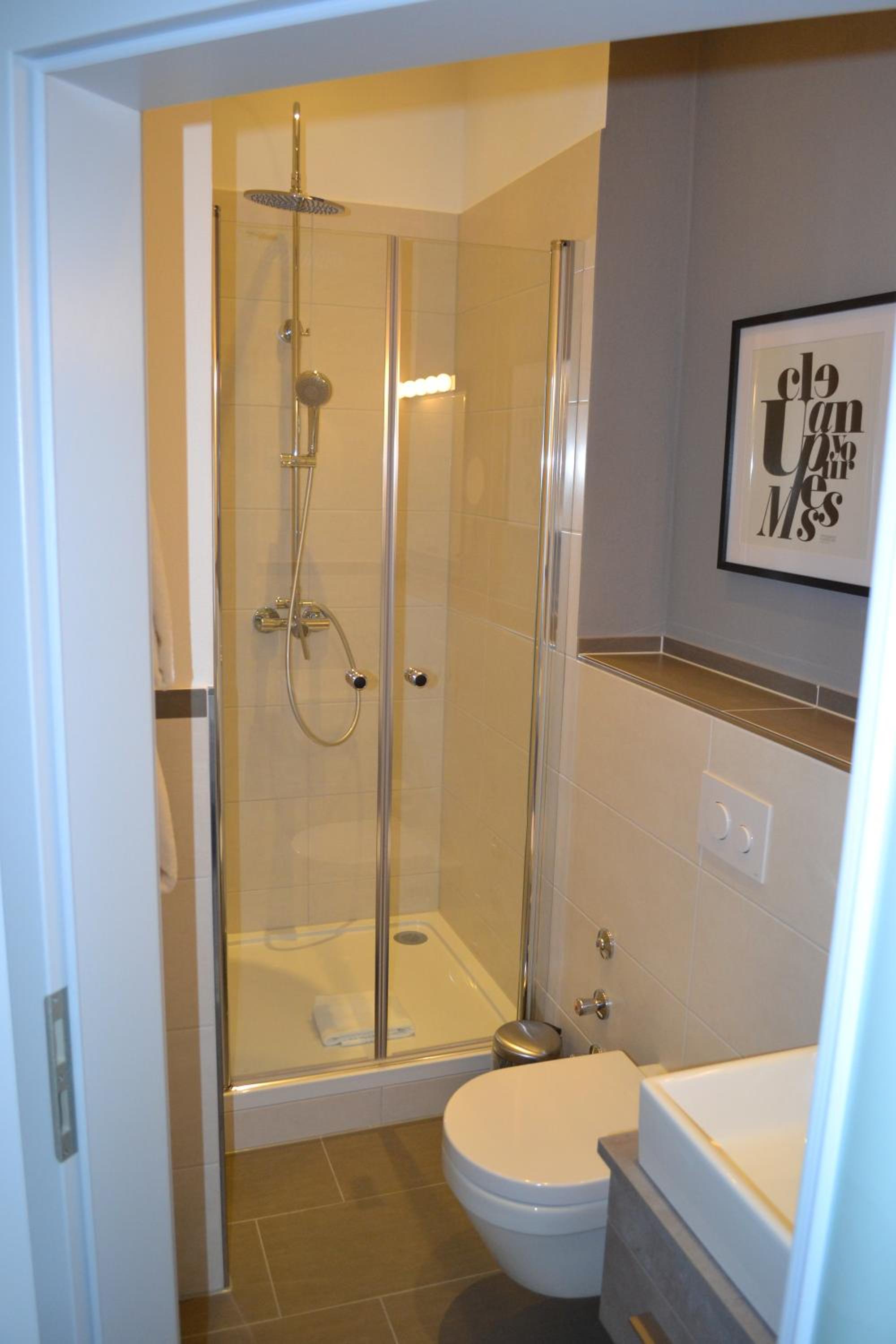 Budget Double Room with Small Double Bed - Photo 4