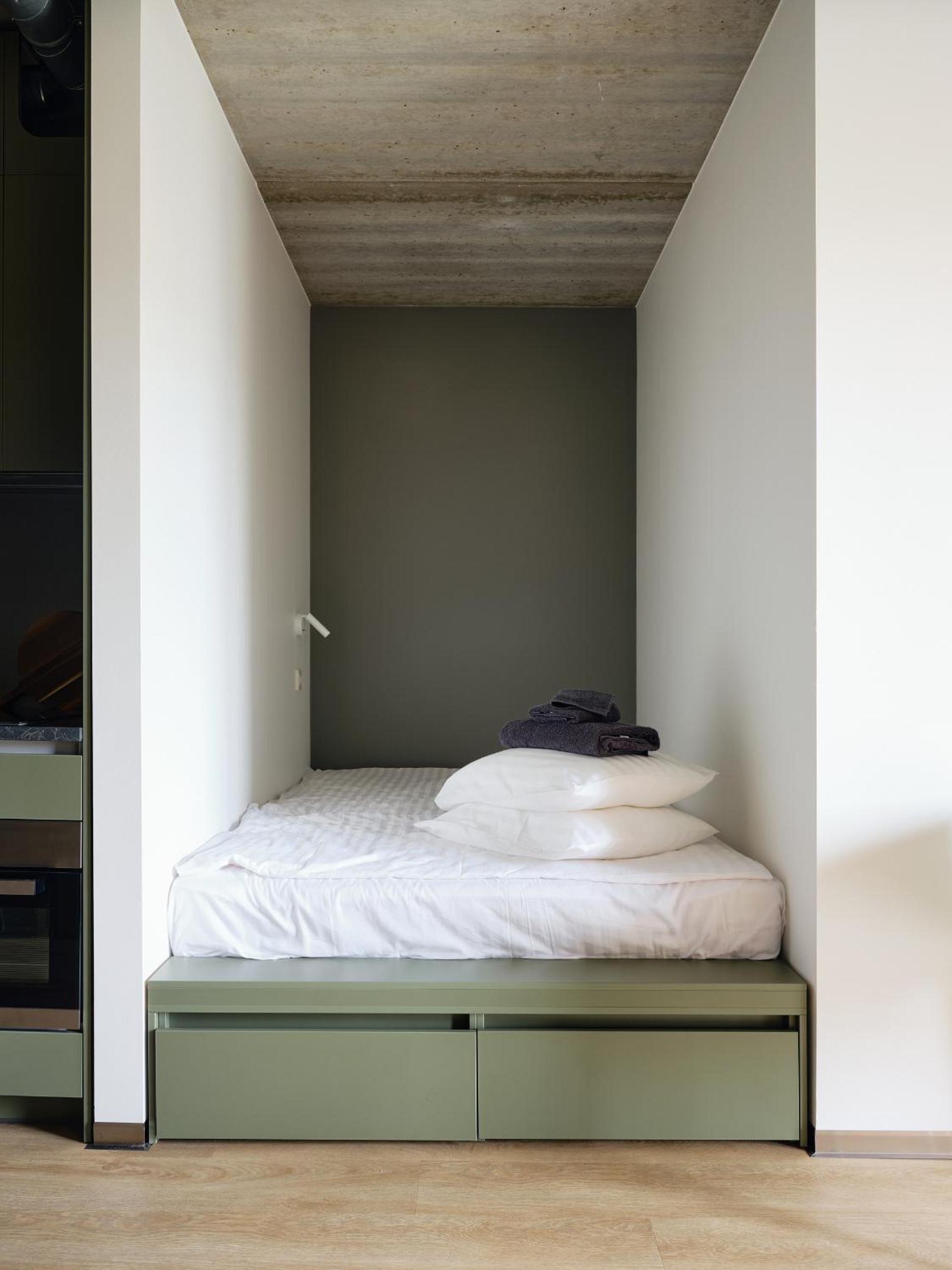 Studio with Balcony - Photo 1