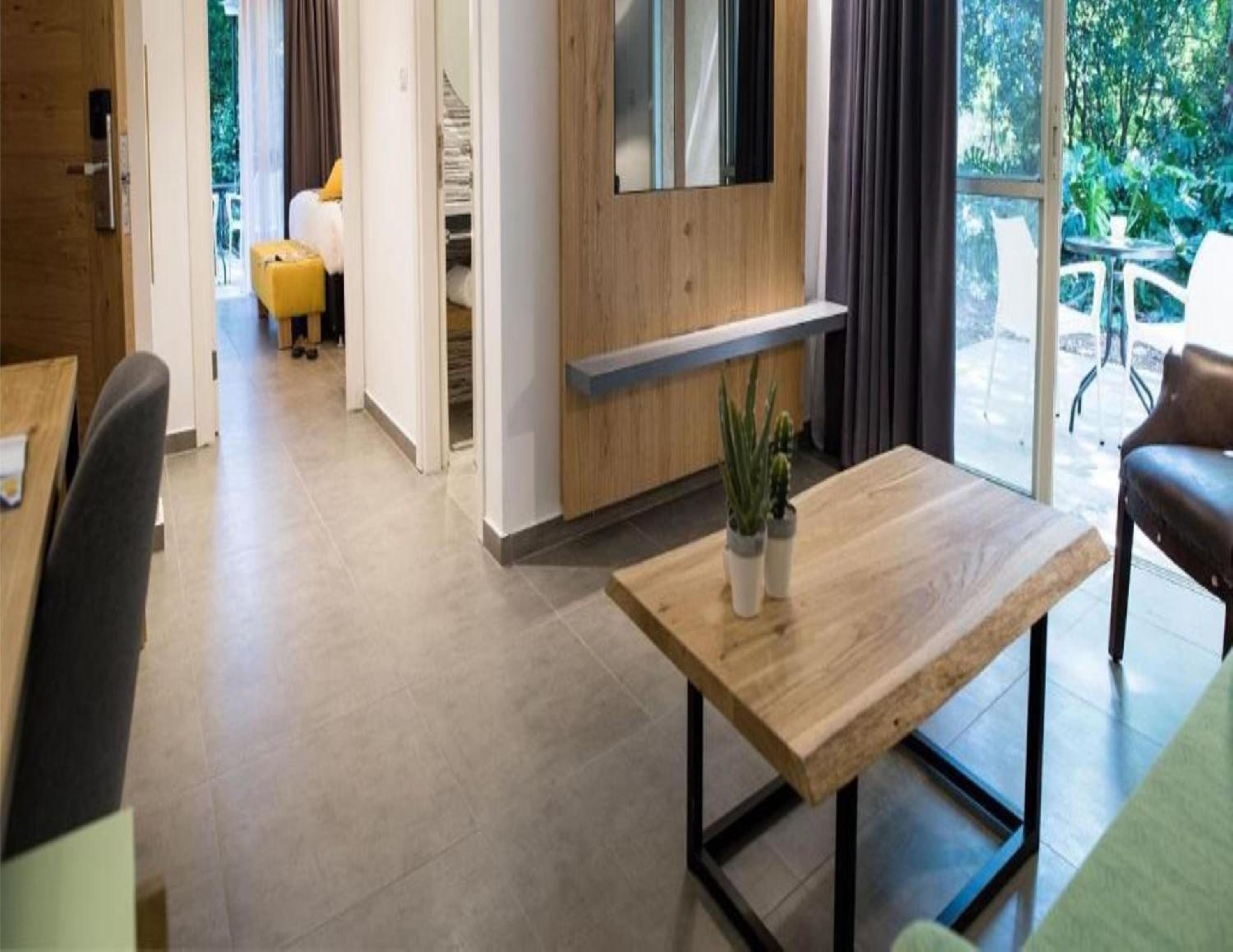 Premium Suite – Upper Floor