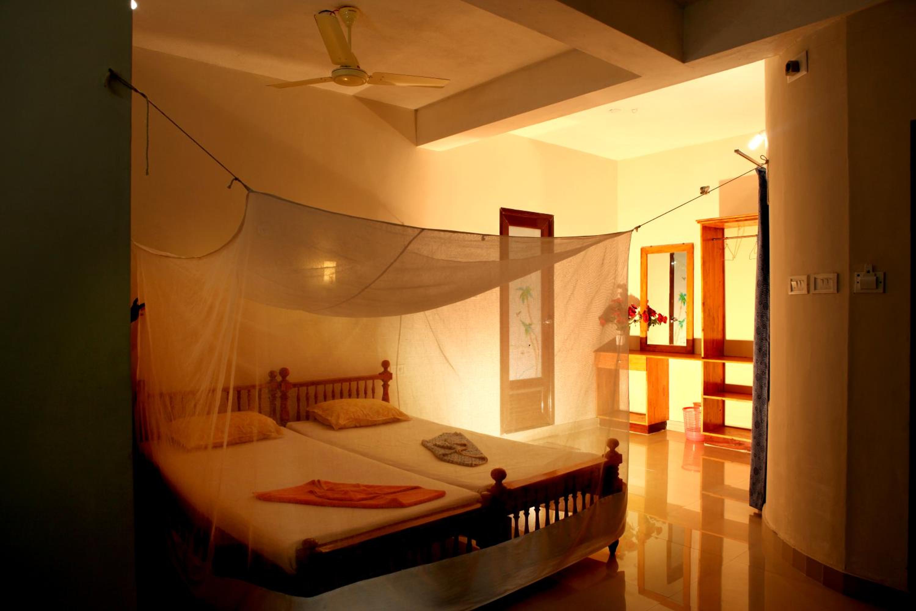 Deluxe Double Room with Balcony photo 2