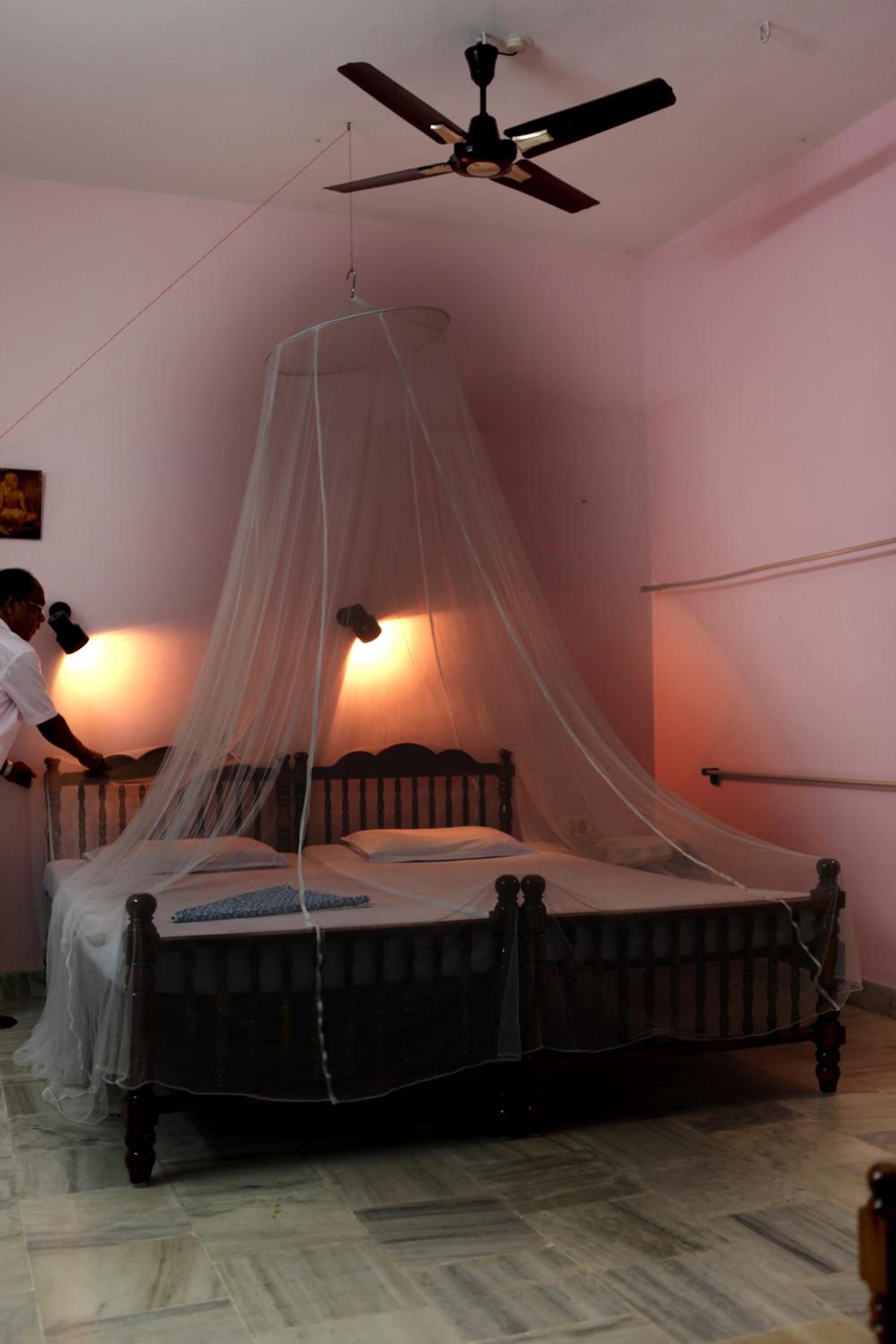 Standard Double Room with Fan photo 3