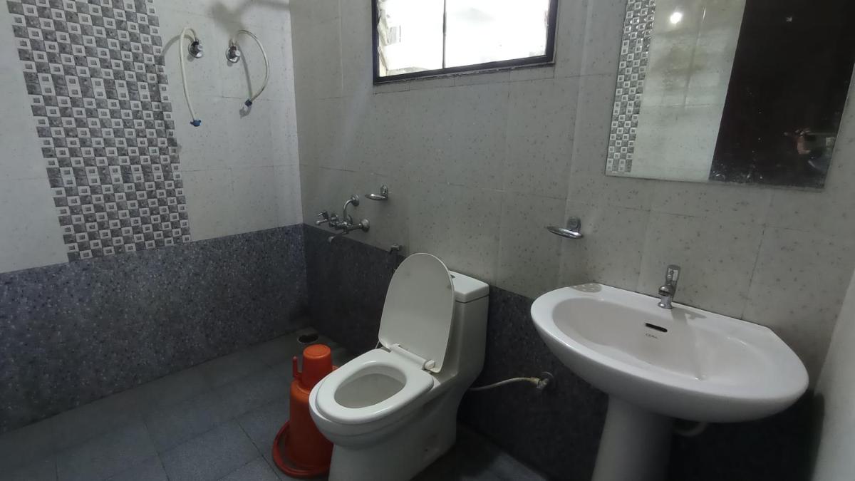 Budget Double Room - Photo 24