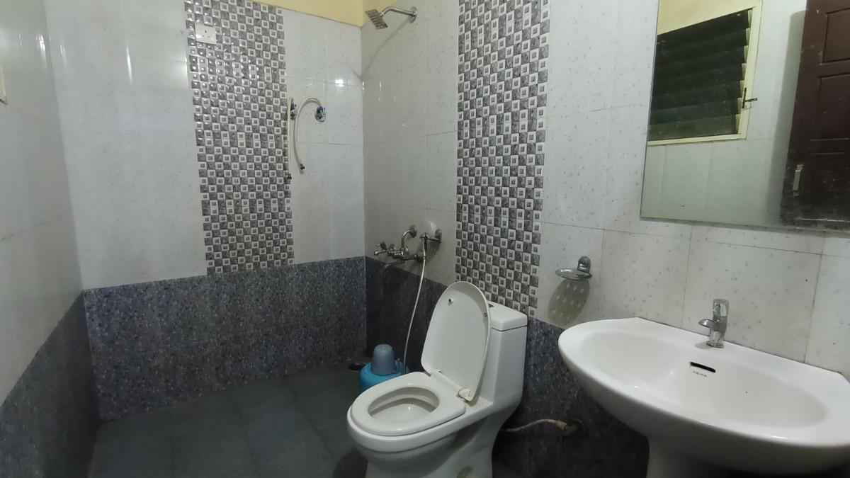 Budget Double Room - Photo 18