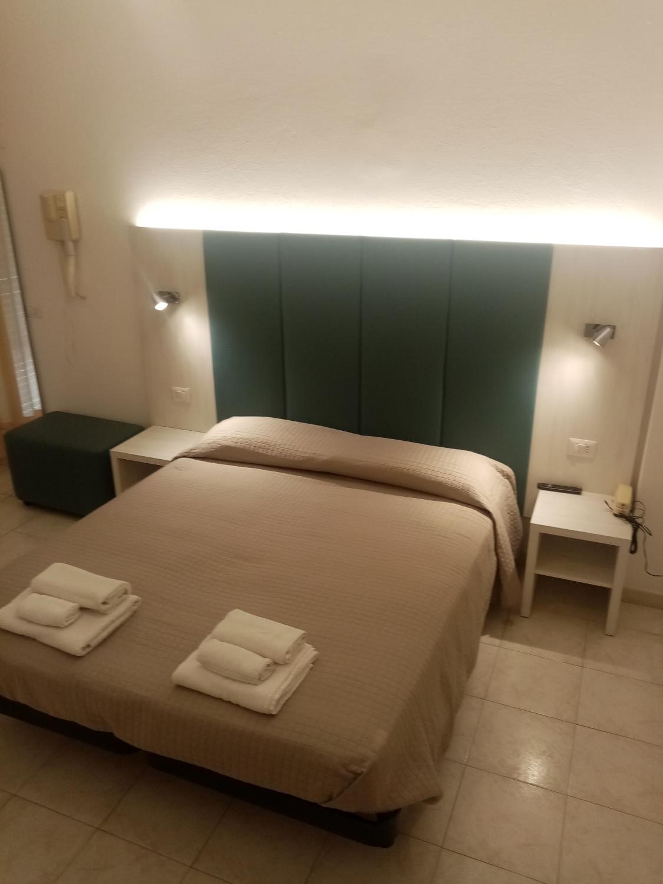 Double or Twin Room - Photo 1