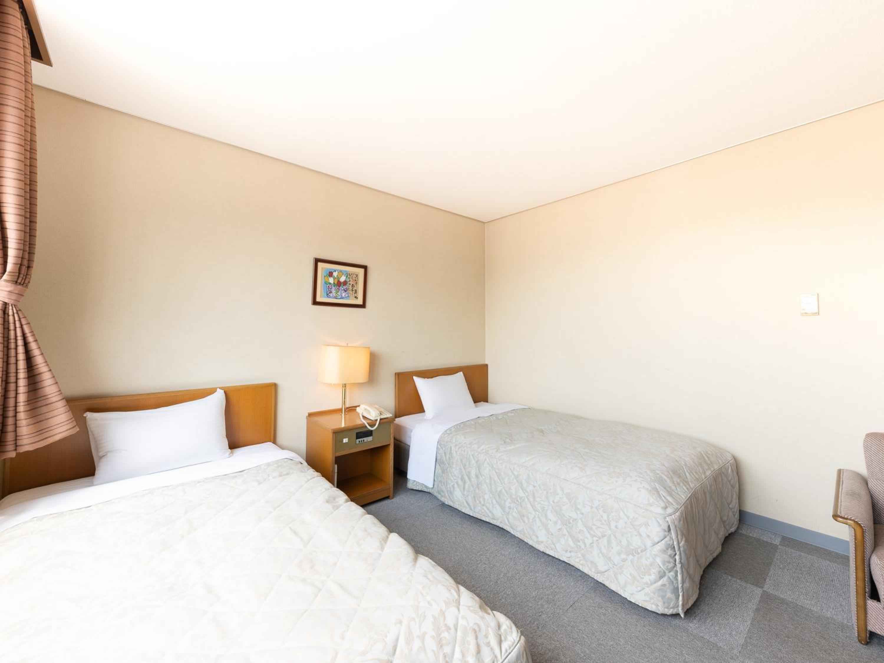 Standard Twin Room - Non-Smoking - Photo 7