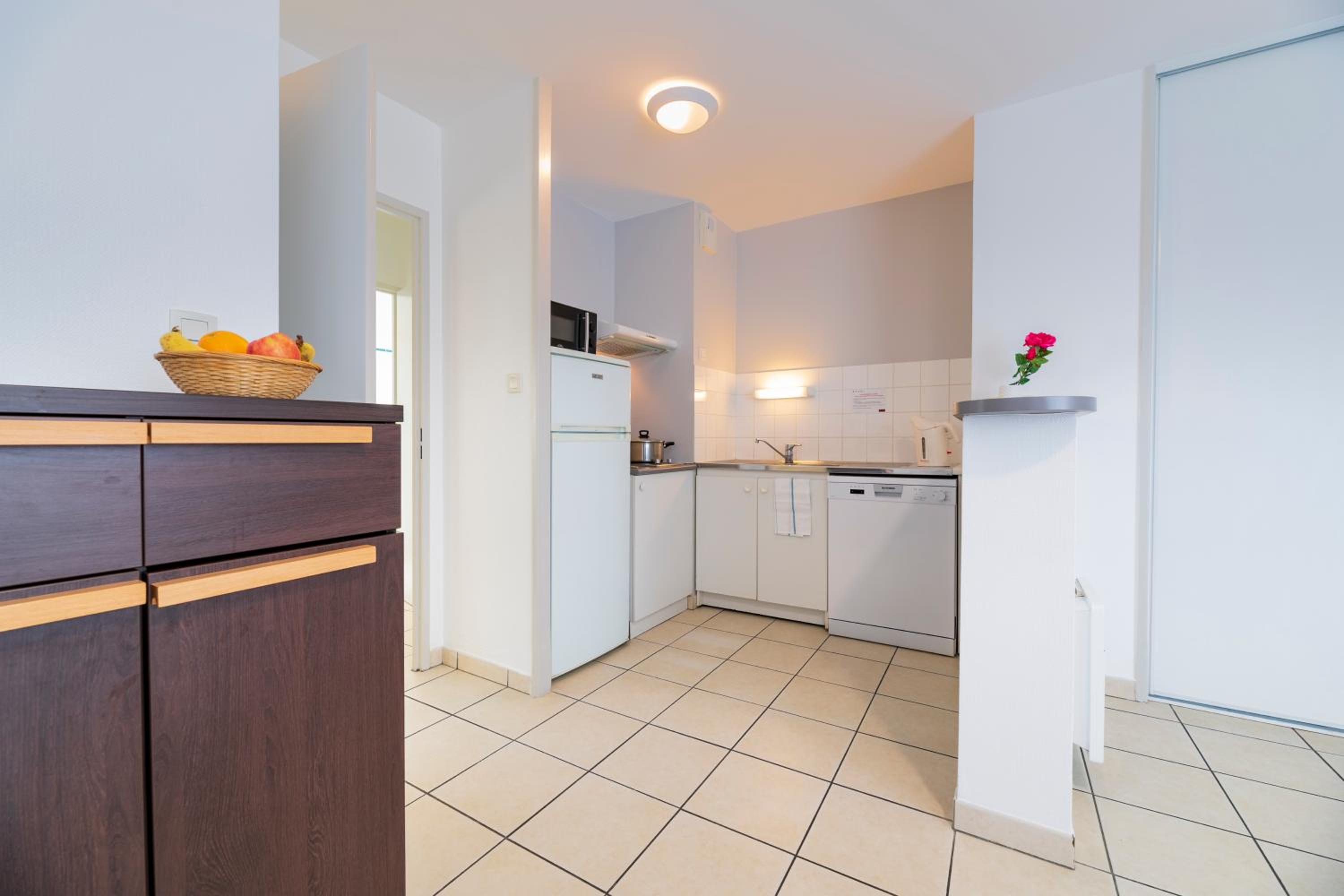 Apartment 4 People with Kitchenette - Photo 3